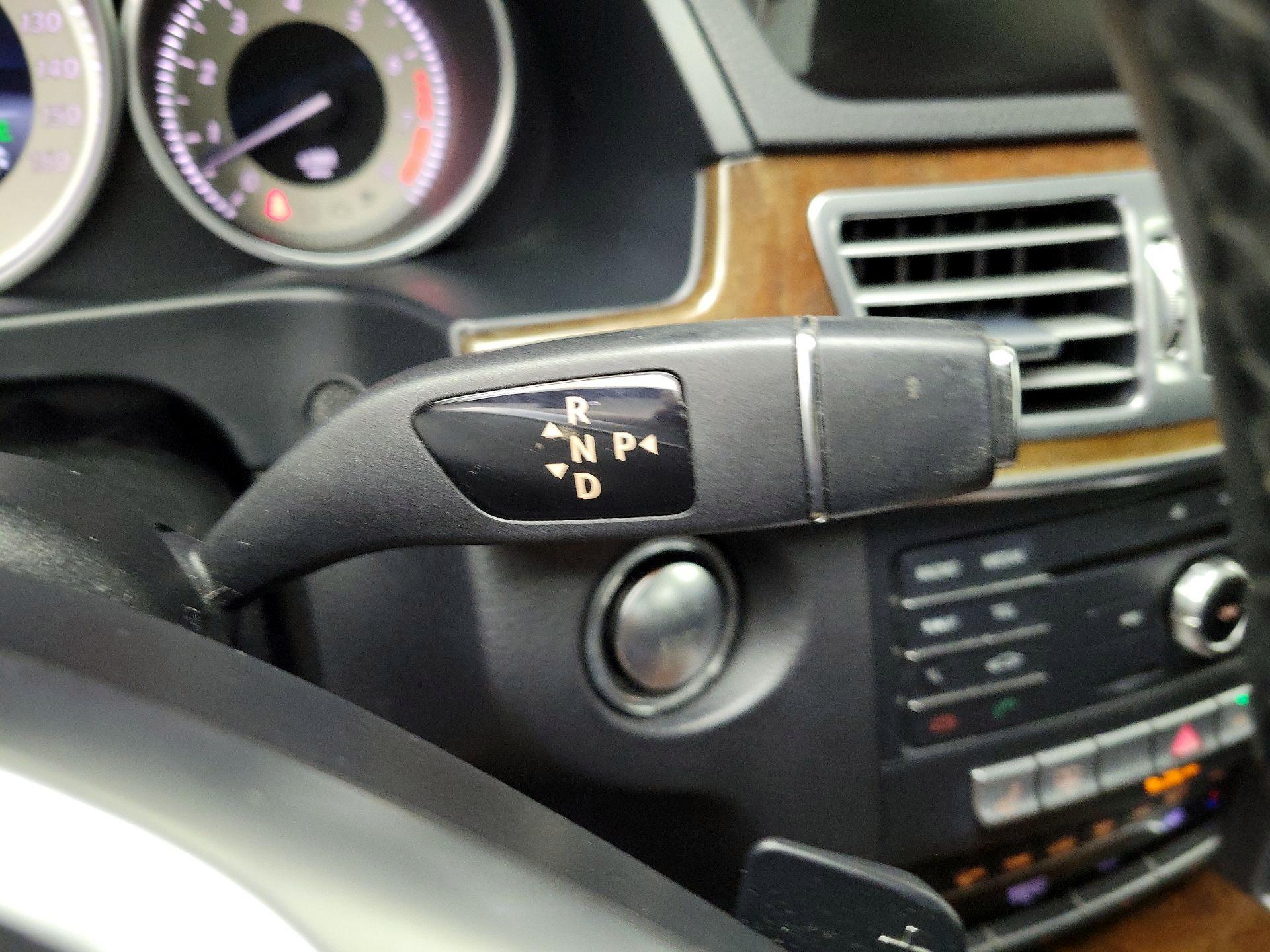 Thumbnail: 2016 Mercedes-Benz E-Class - 17