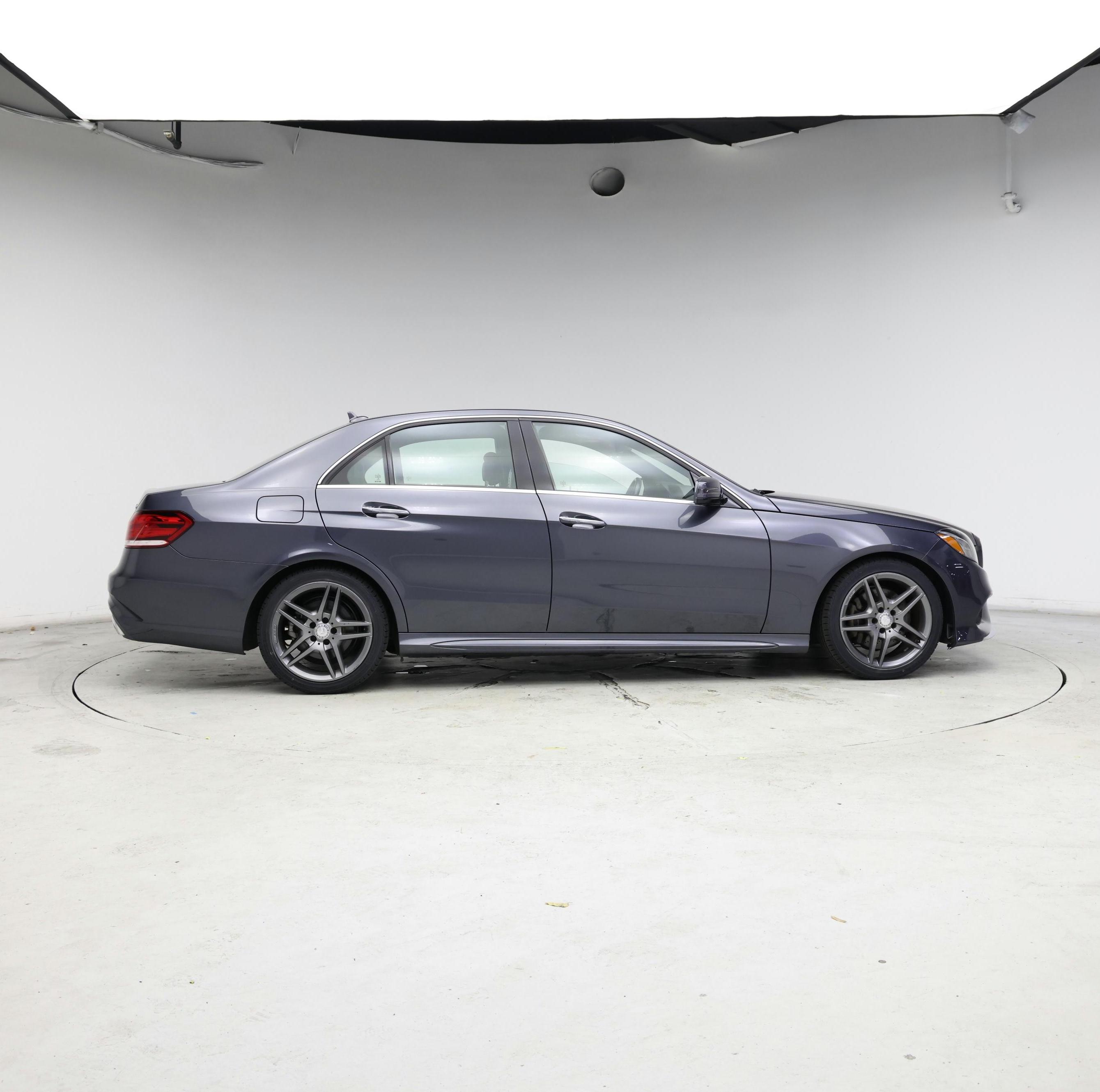 Thumbnail: 2016 Mercedes-Benz E-Class - 7