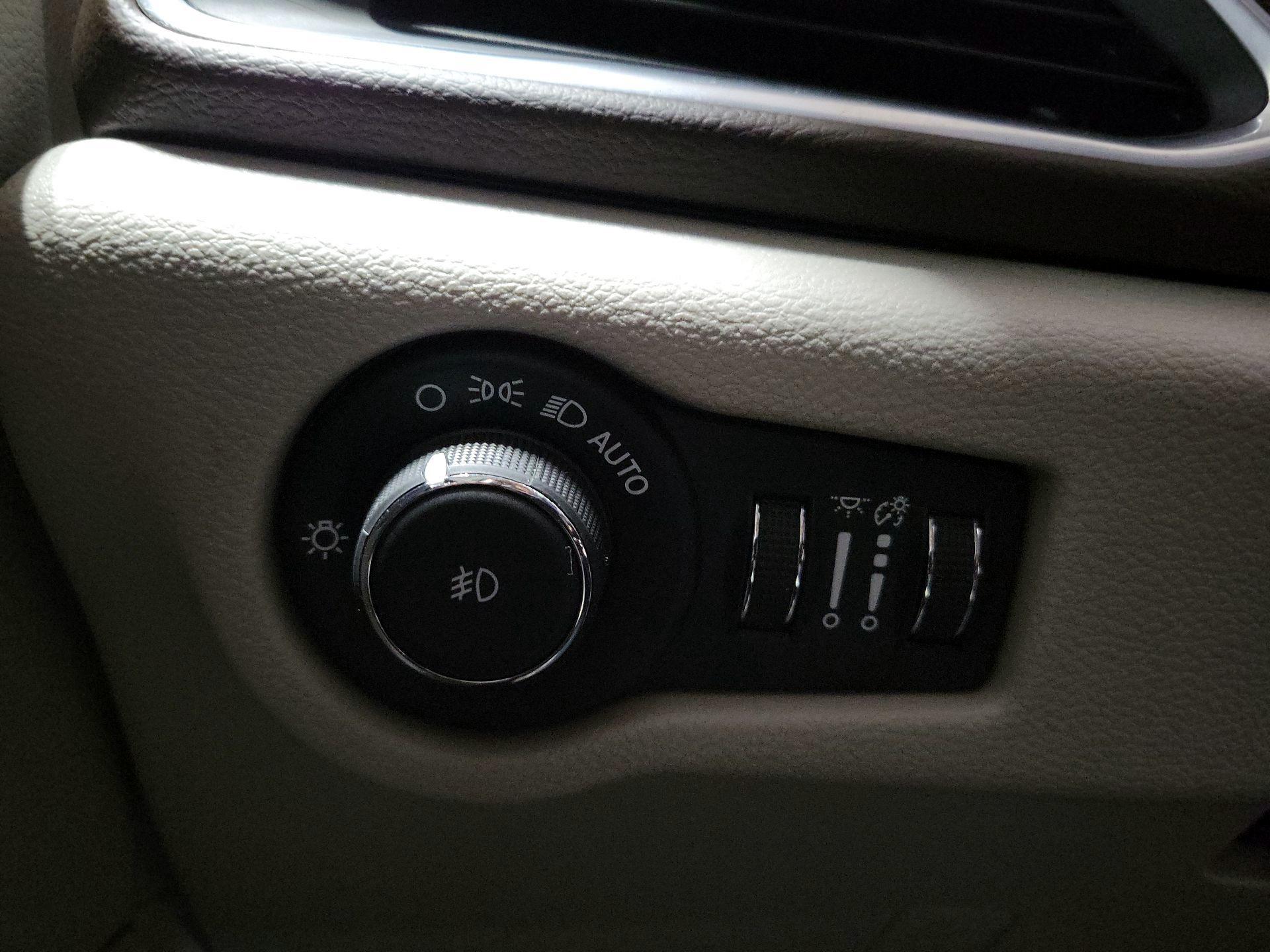 Thumbnail: 2019 Chrysler Pacifica - 13