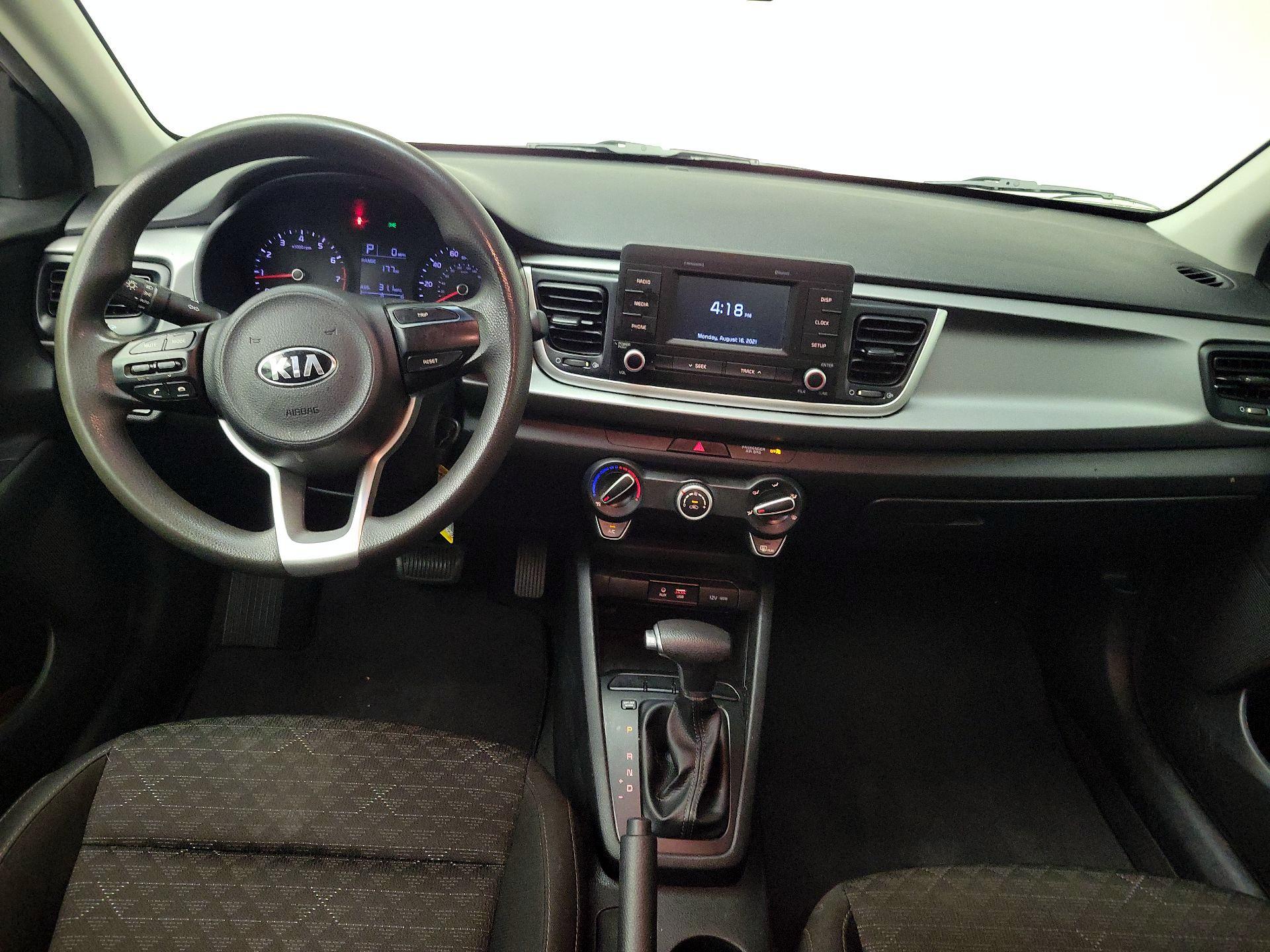 Thumbnail: 2019 Kia Rio - 9