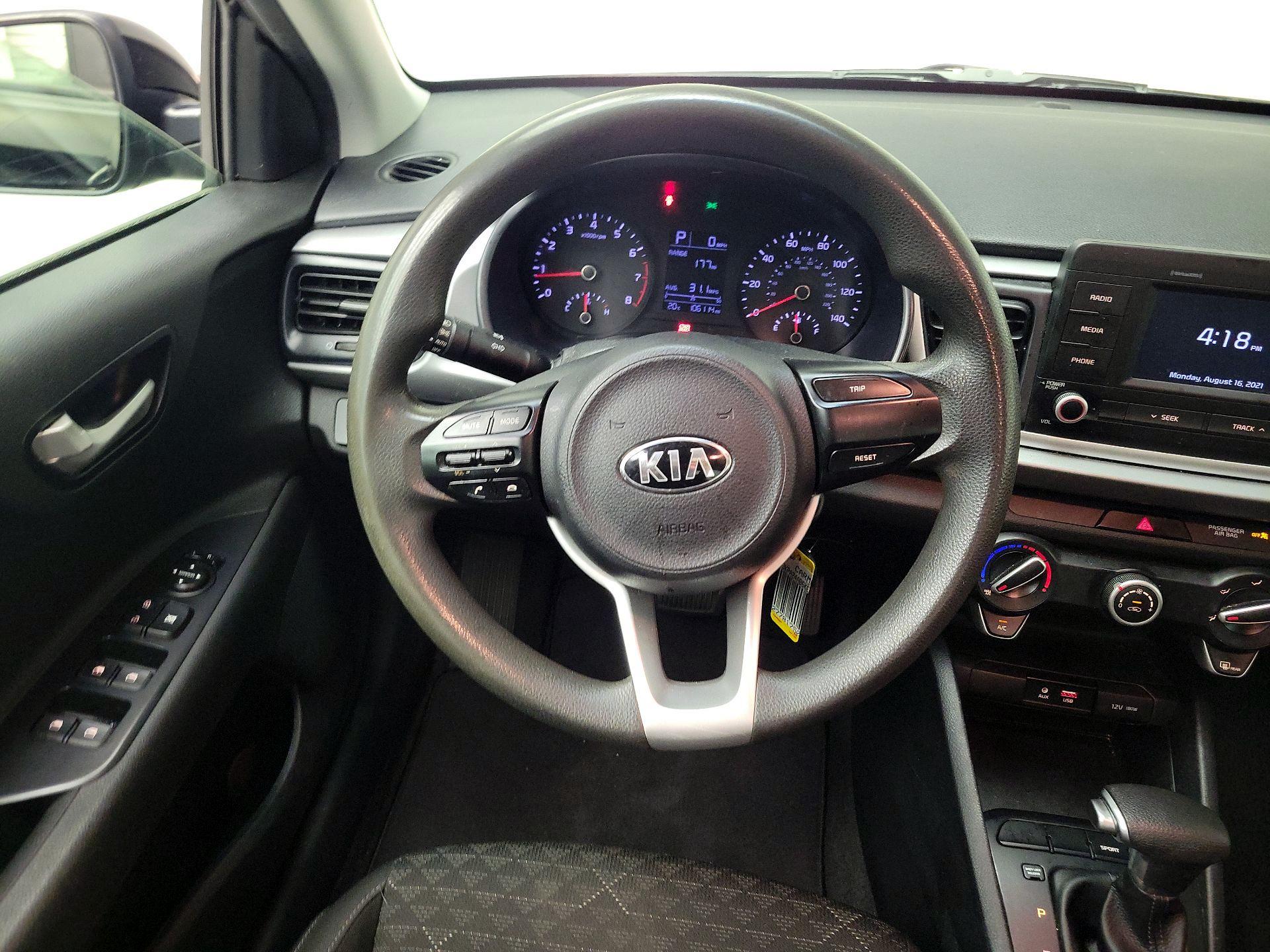 Thumbnail: 2019 Kia Rio - 10