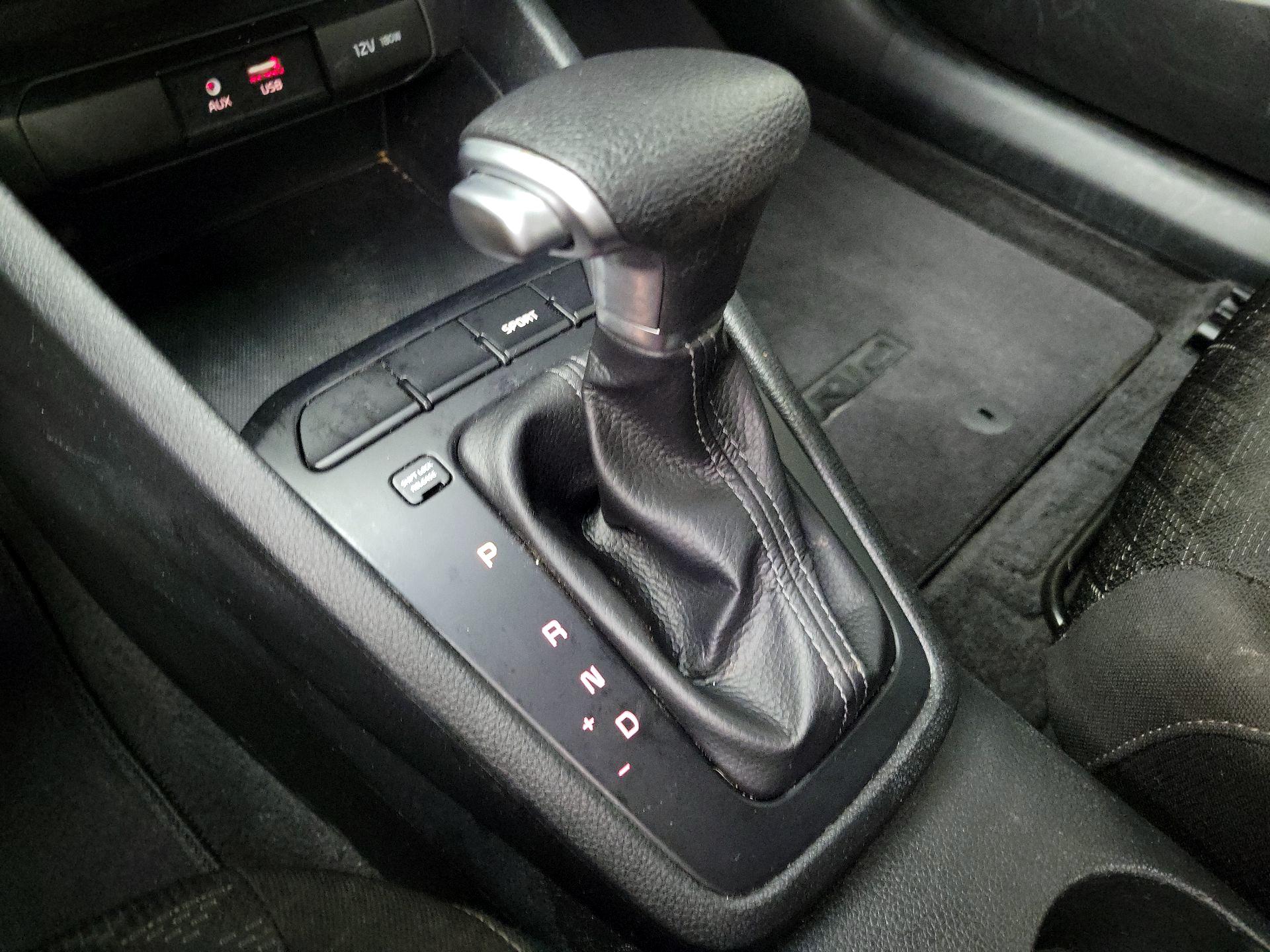 Thumbnail: 2019 Kia Rio - 17