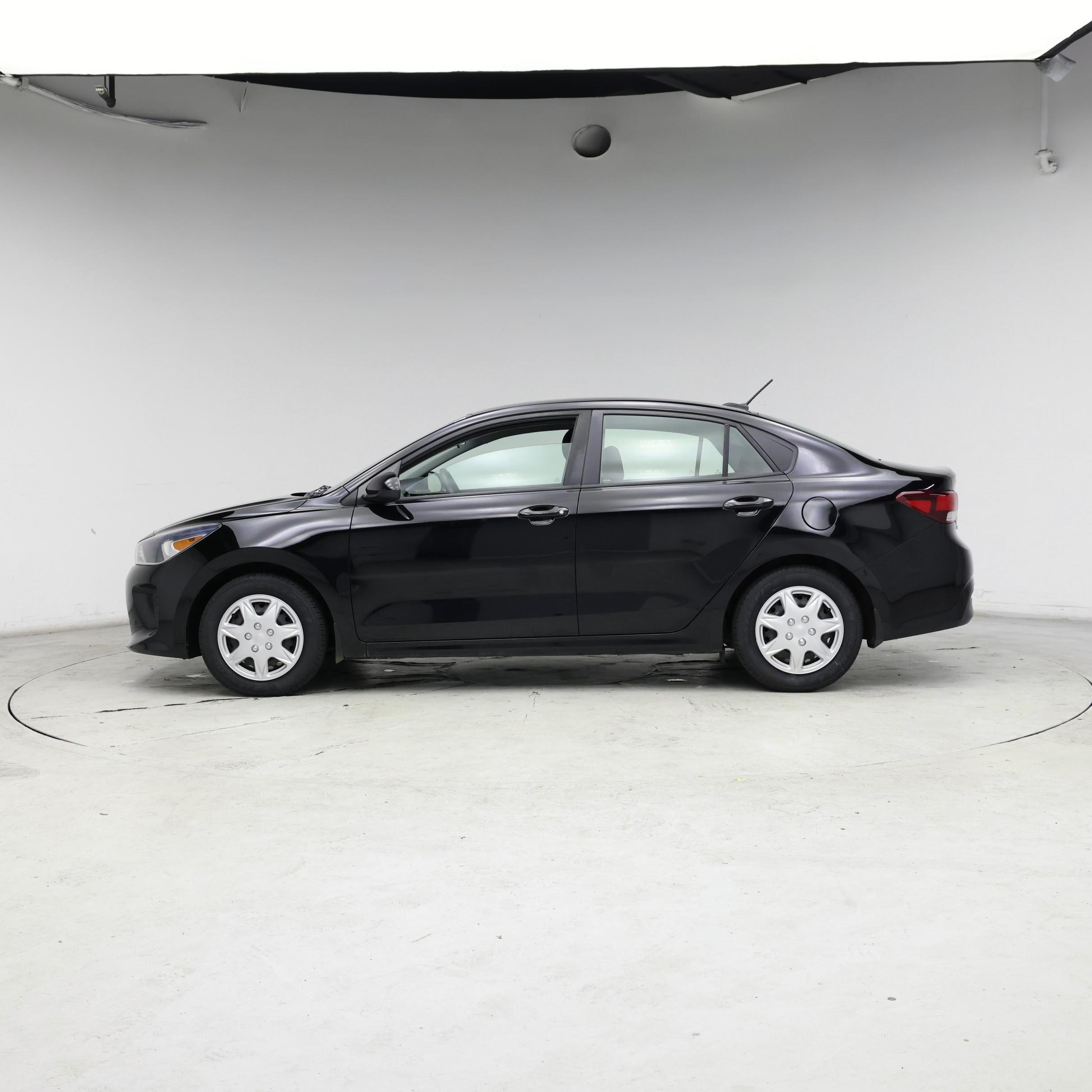 Thumbnail: 2019 Kia Rio - 3