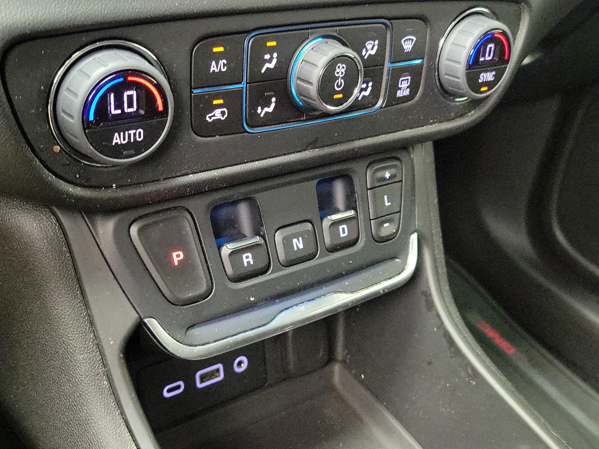 Thumbnail: 2018 GMC Terrain - 17