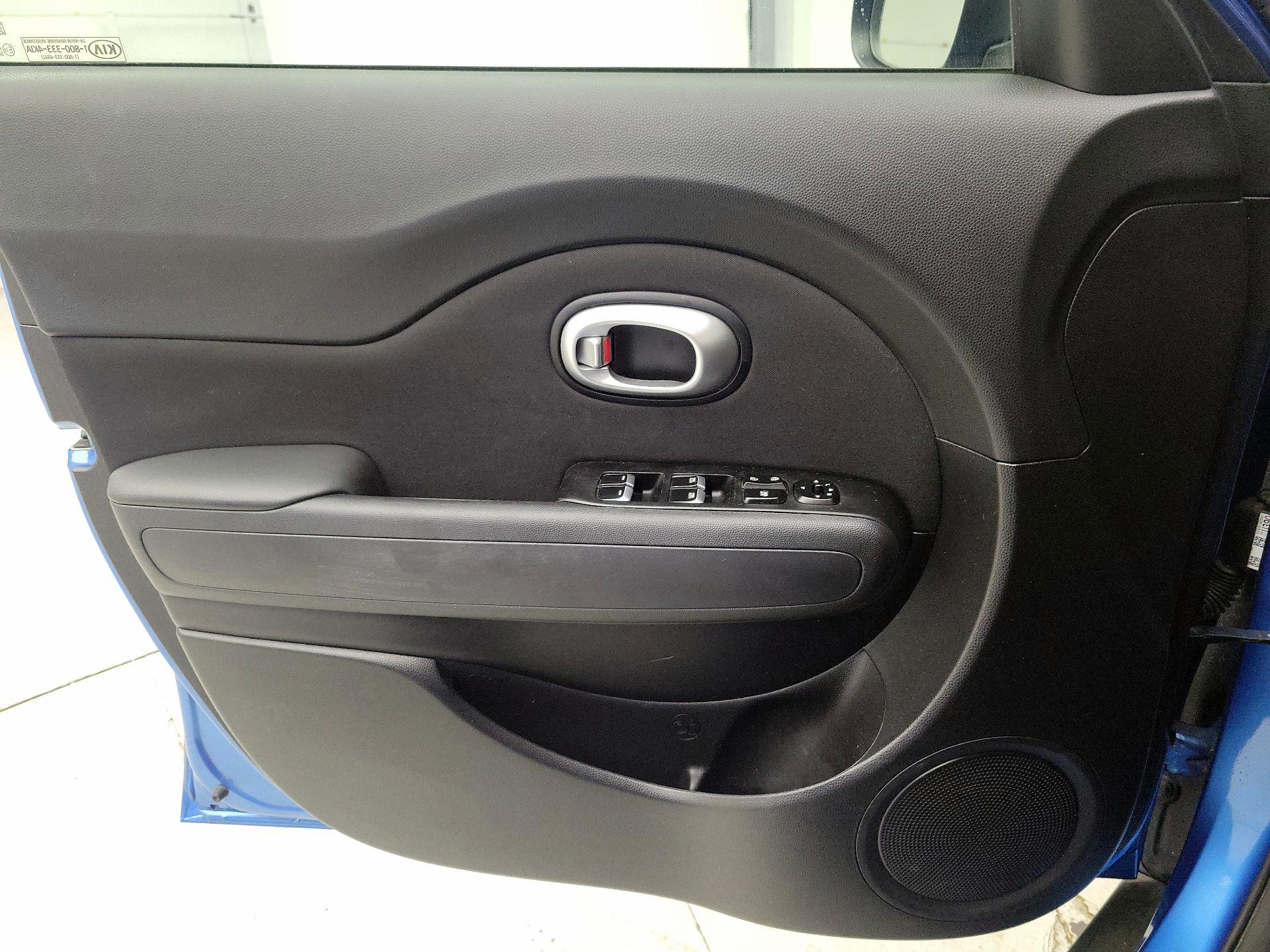 Thumbnail: 2019 Kia Soul - 12
