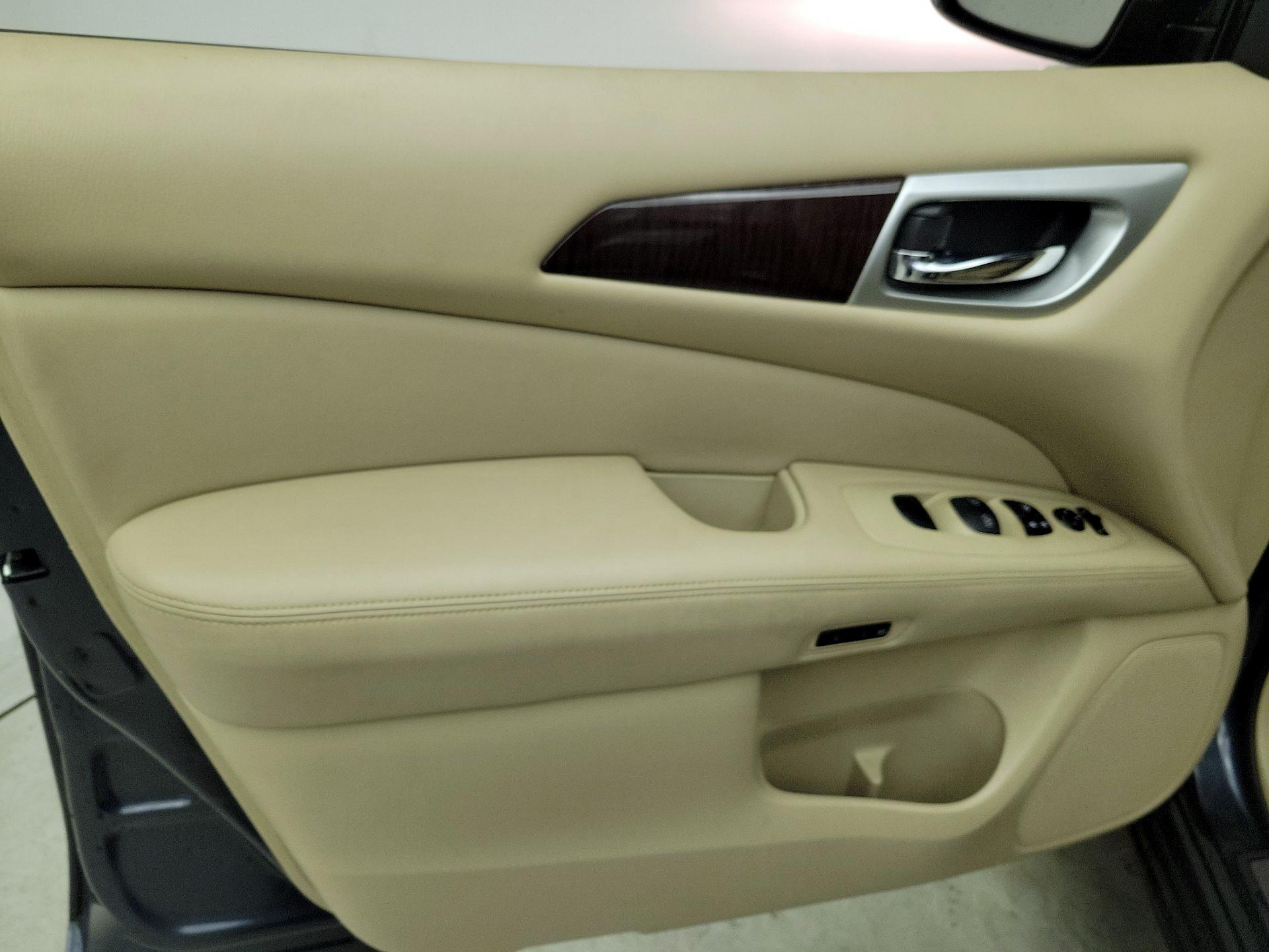 Thumbnail: 2015 Nissan Pathfinder - 12