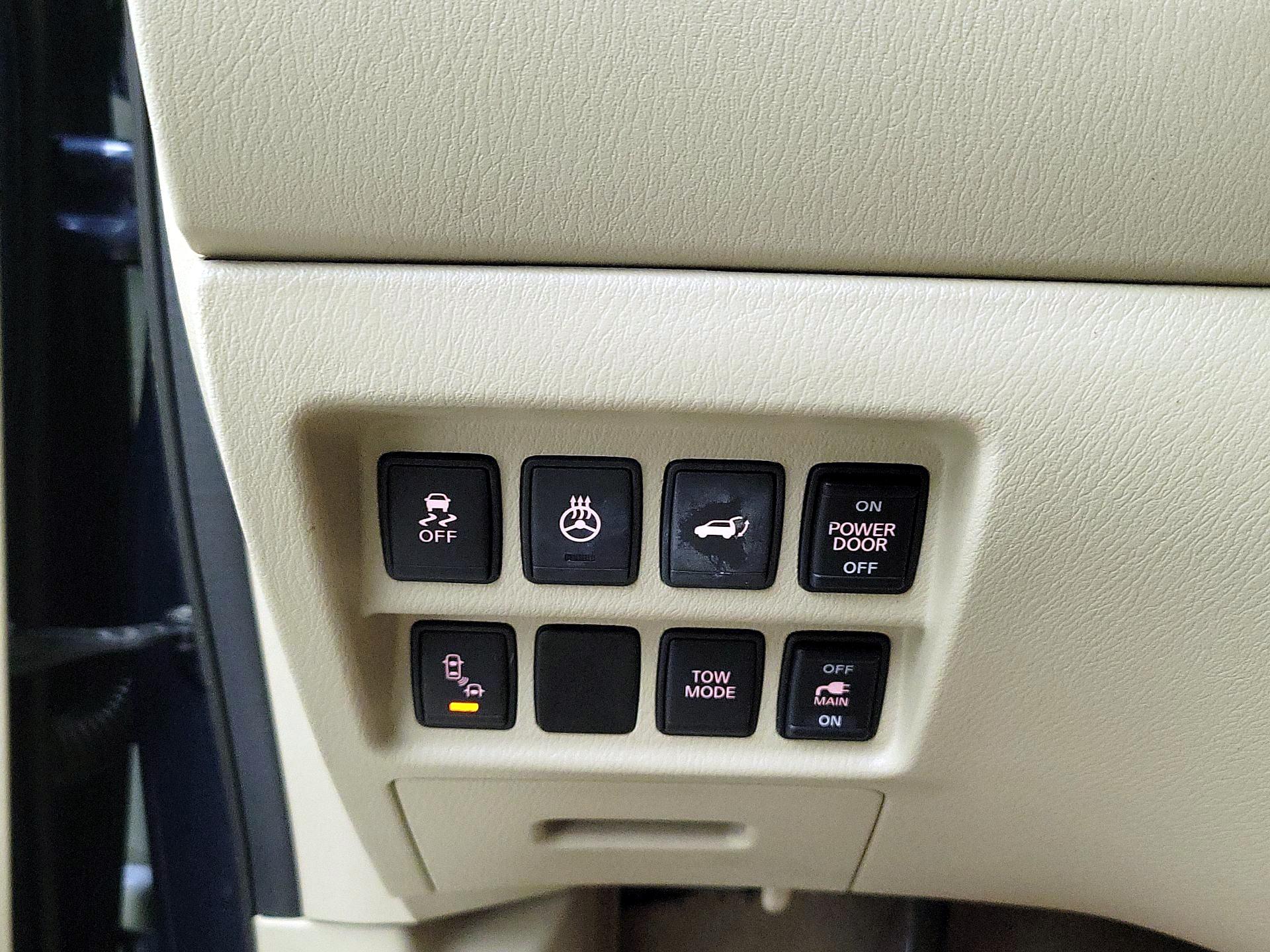 Thumbnail: 2015 Nissan Pathfinder - 13