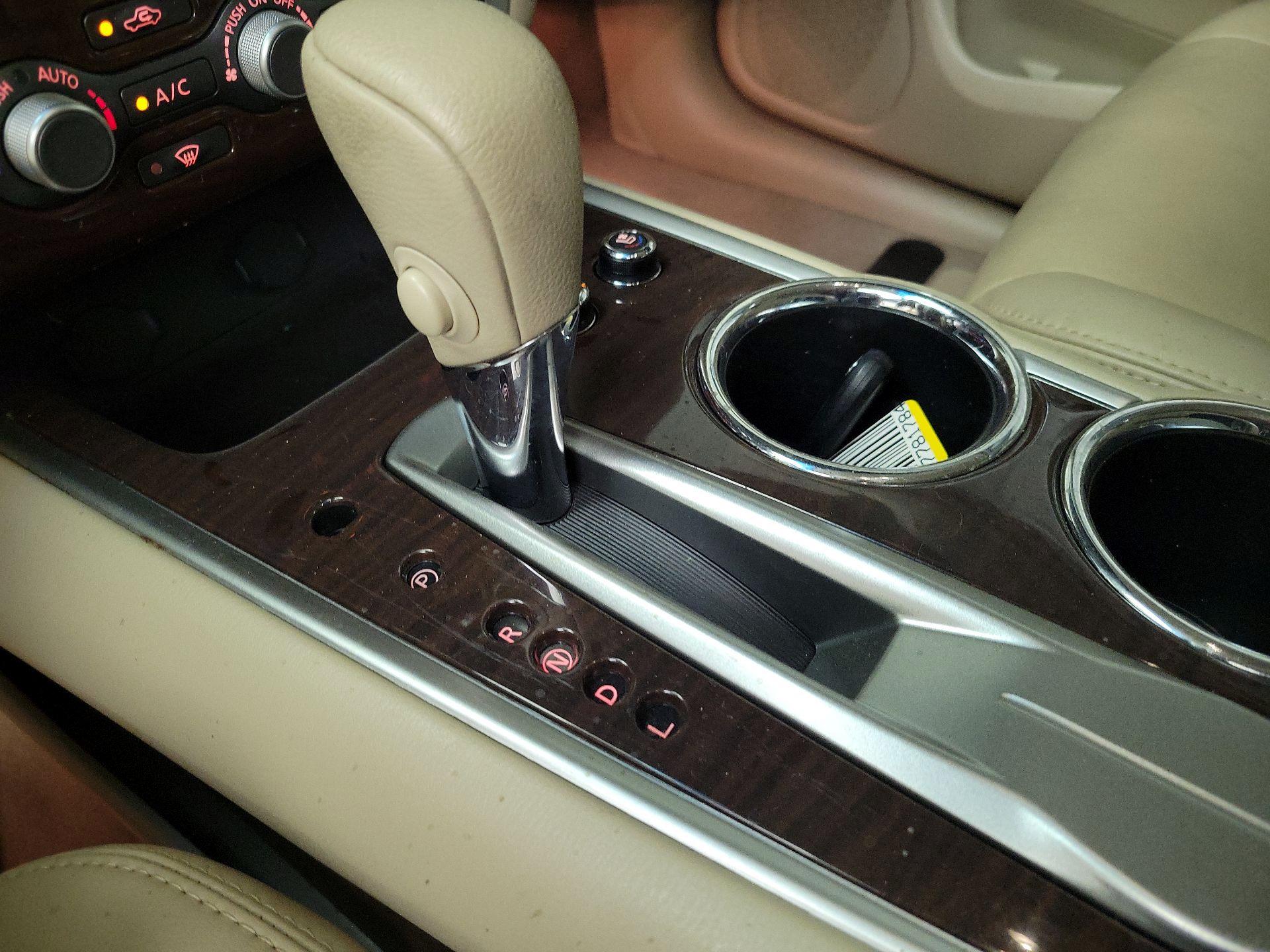 Thumbnail: 2015 Nissan Pathfinder - 17