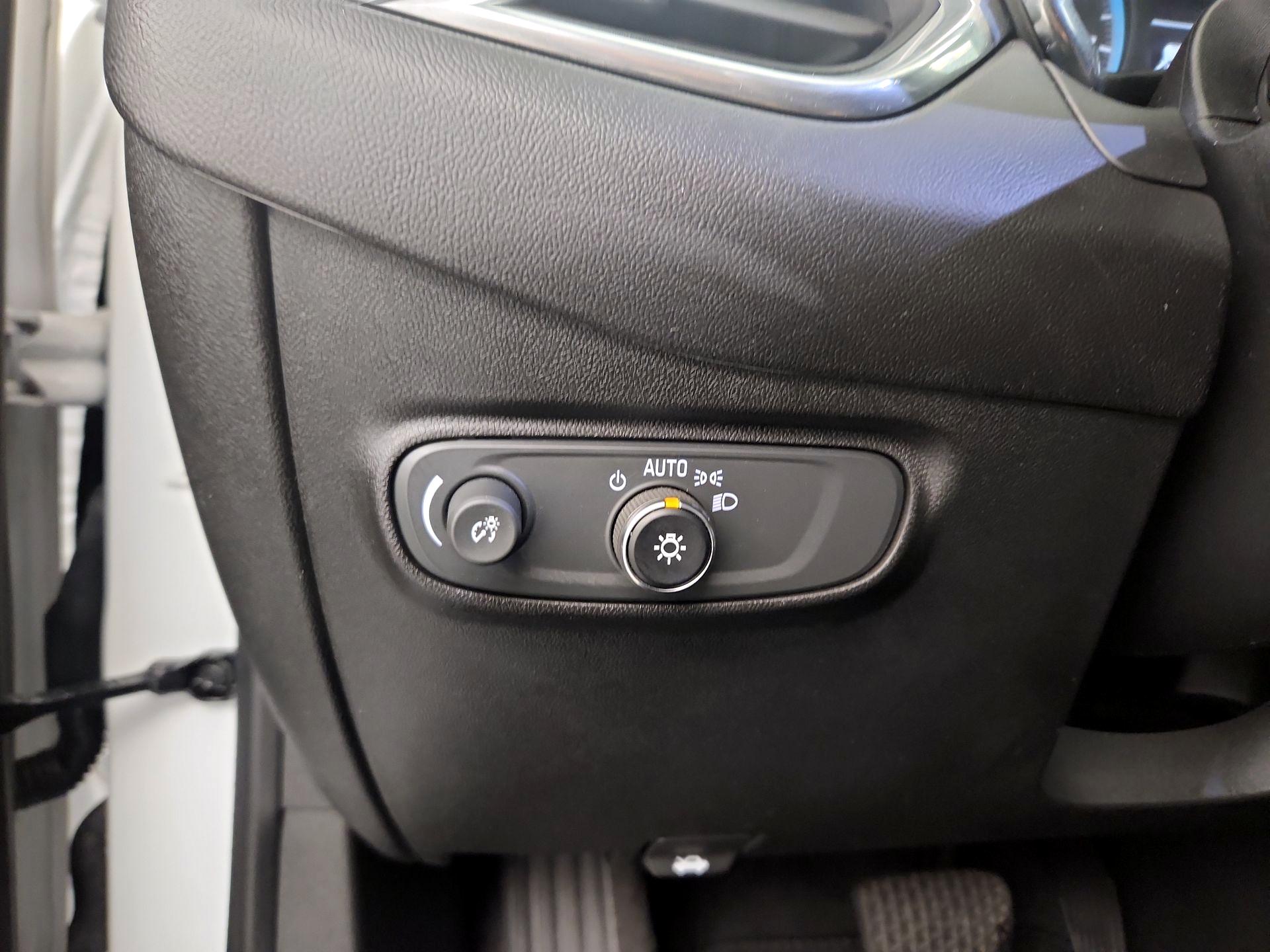 Thumbnail: 2020 Chevrolet Equinox - 13