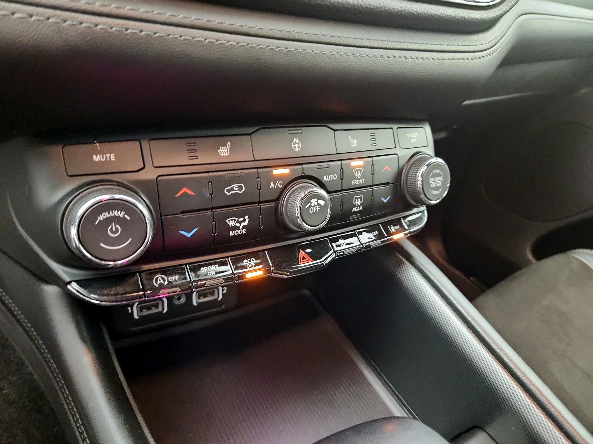 Thumbnail: 2022 Dodge Durango - 16