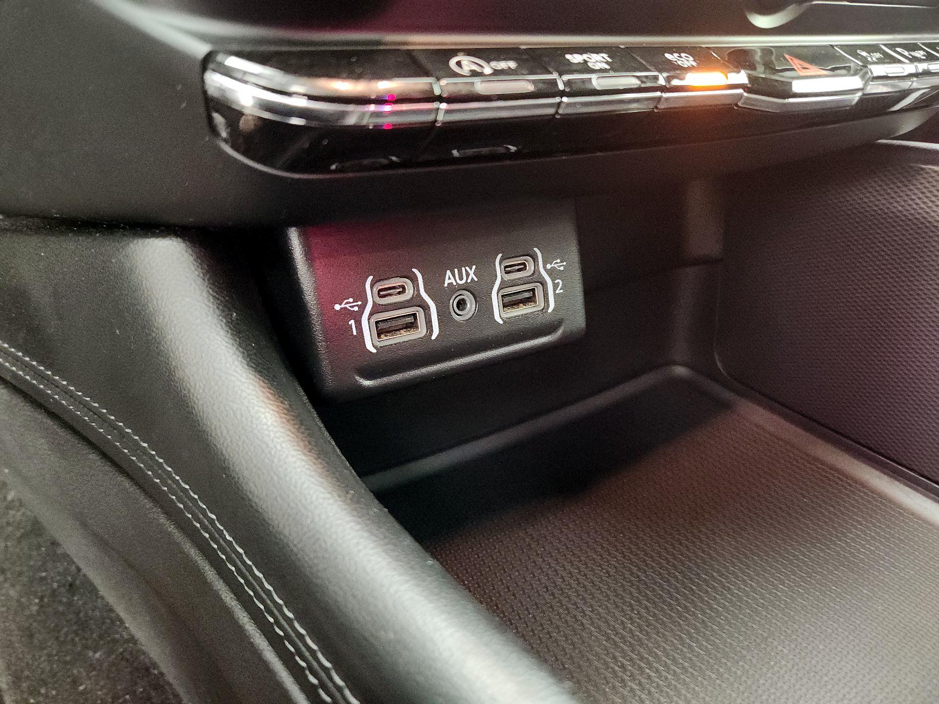 Thumbnail: 2022 Dodge Durango - 18