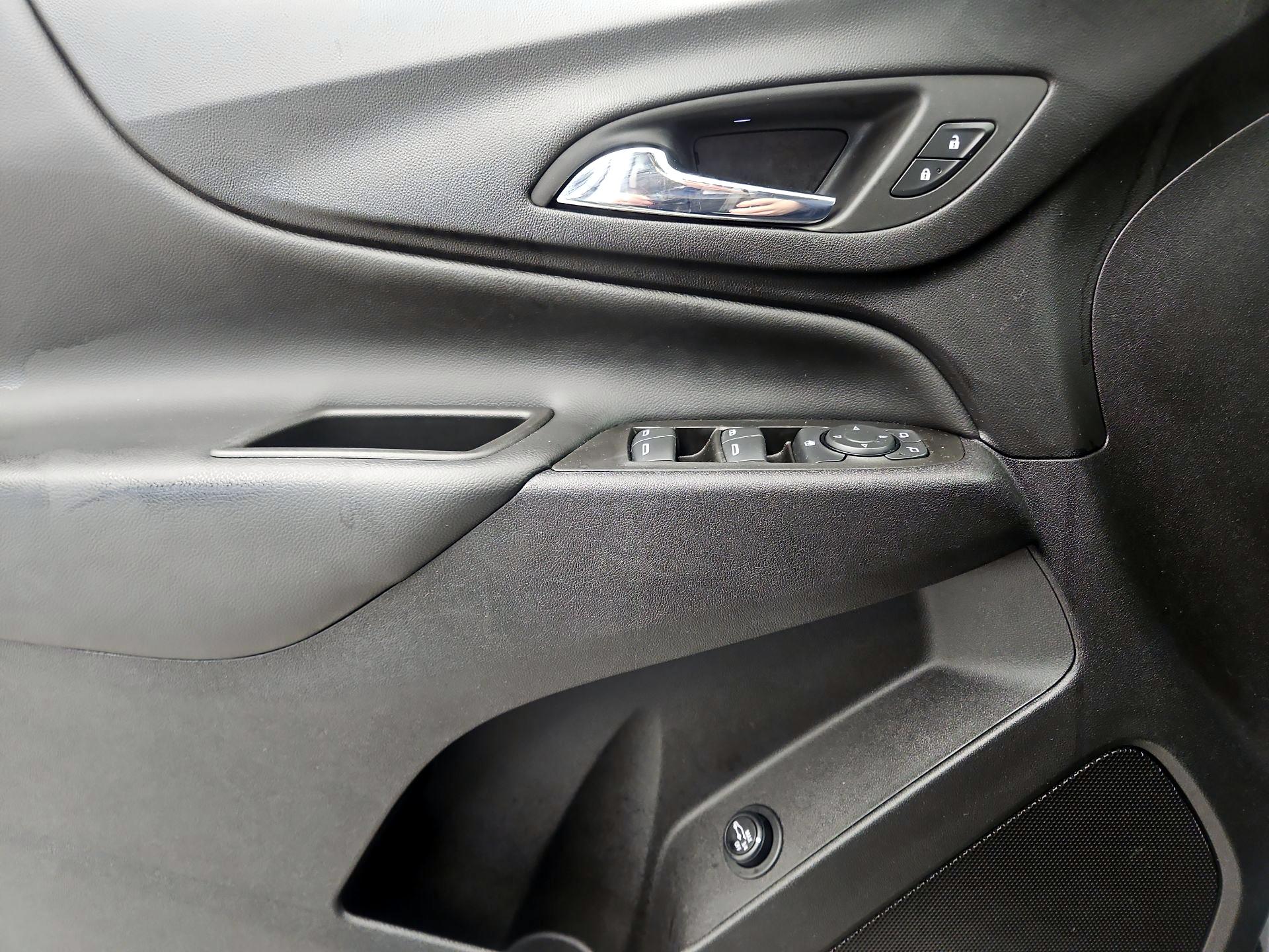 Thumbnail: 2022 Chevrolet Equinox - 12