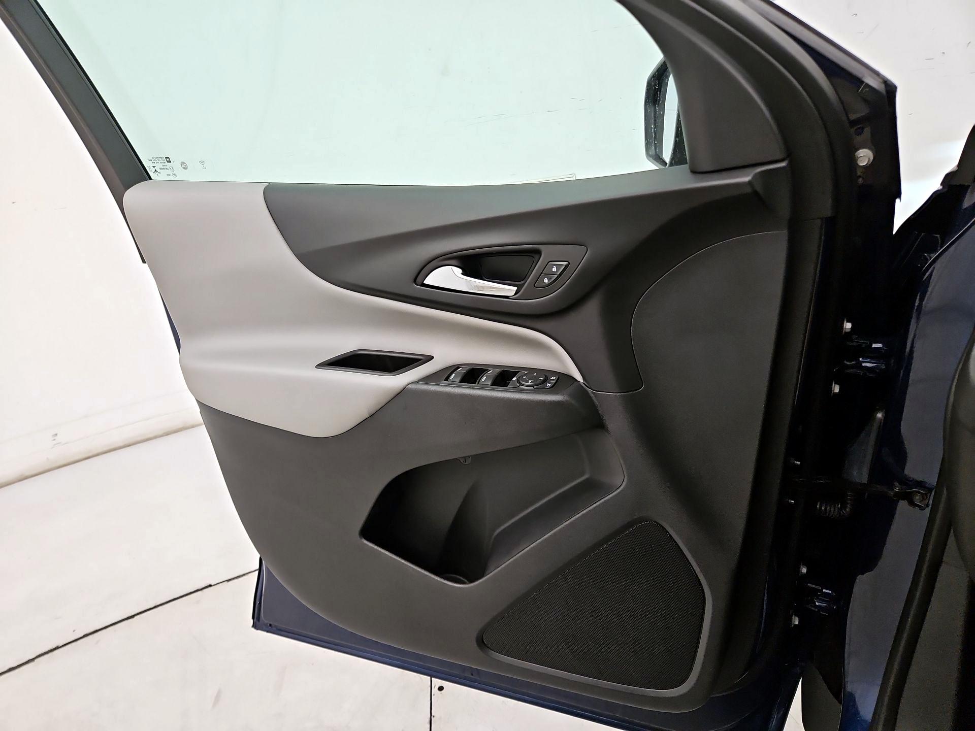 Thumbnail: 2022 Chevrolet Equinox - 12