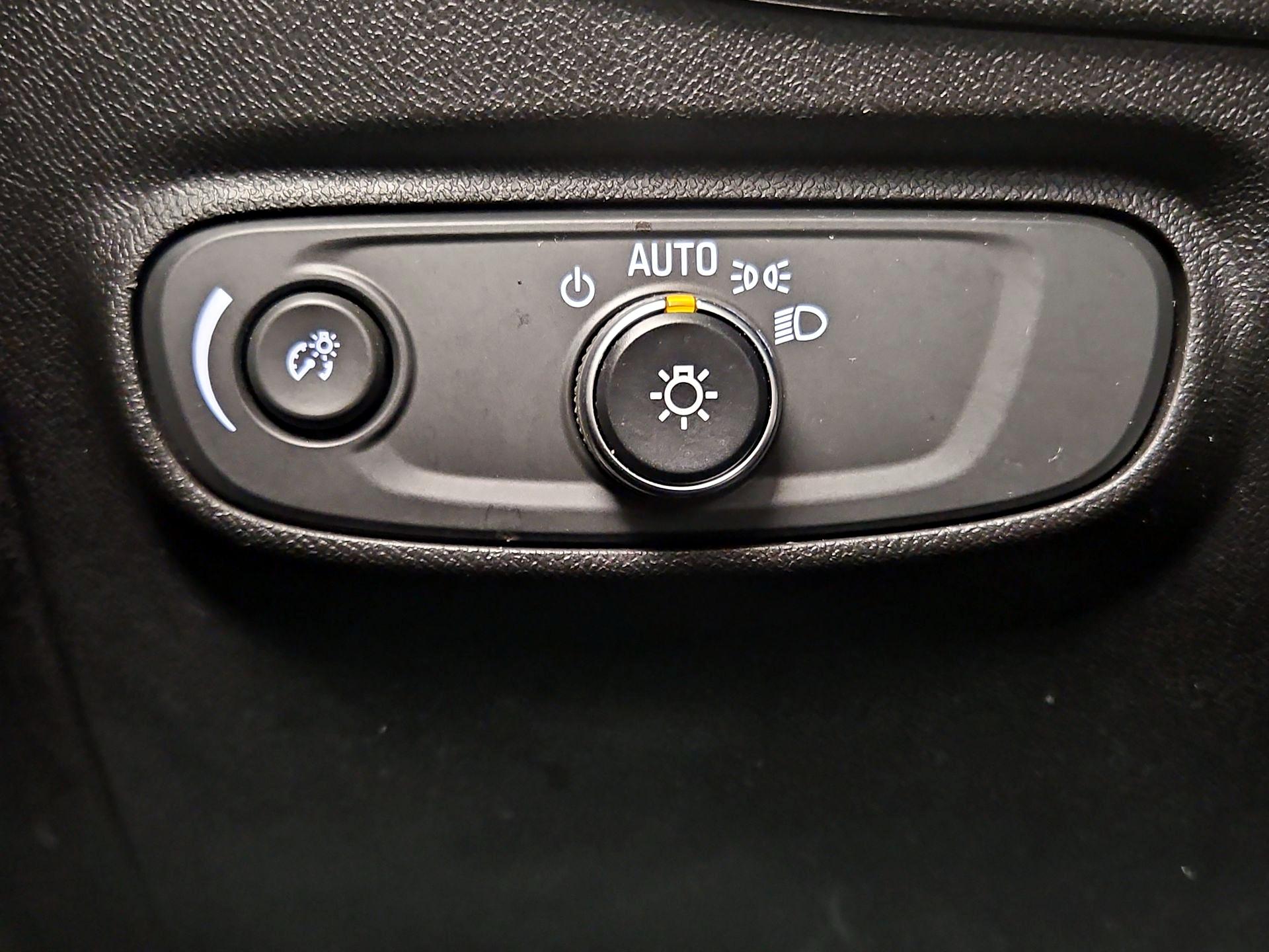 Thumbnail: 2020 Chevrolet Equinox - 13