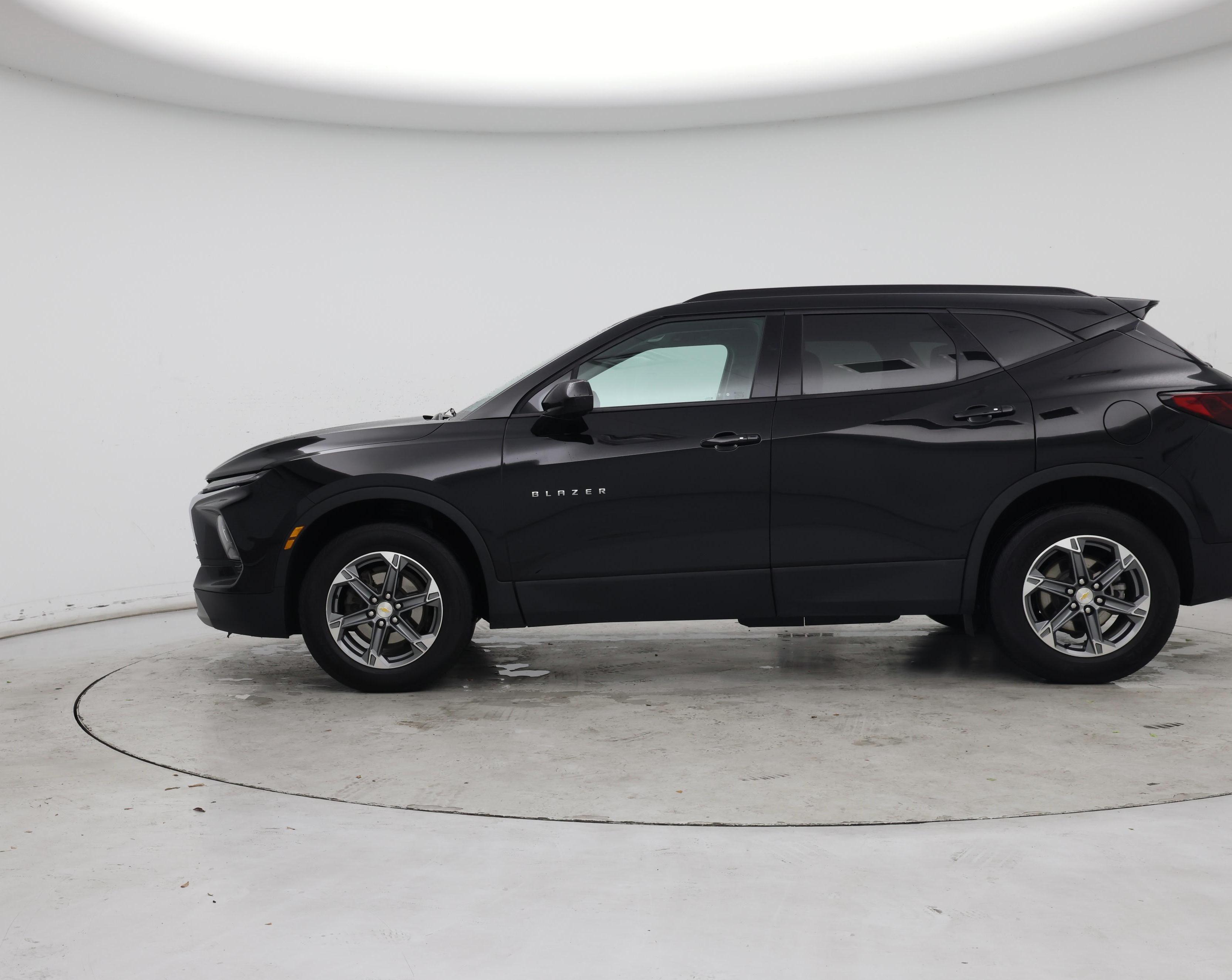 Thumbnail: 2023 Chevrolet Blazer - 3