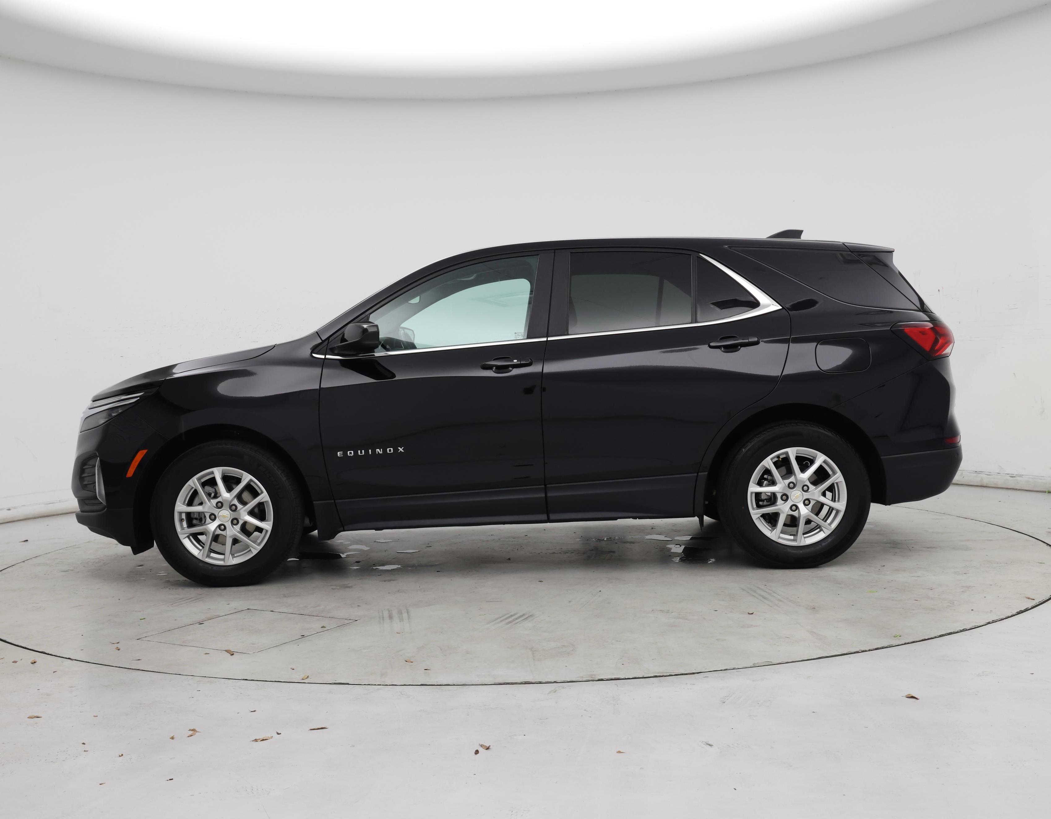 Thumbnail: 2022 Chevrolet Equinox - 3