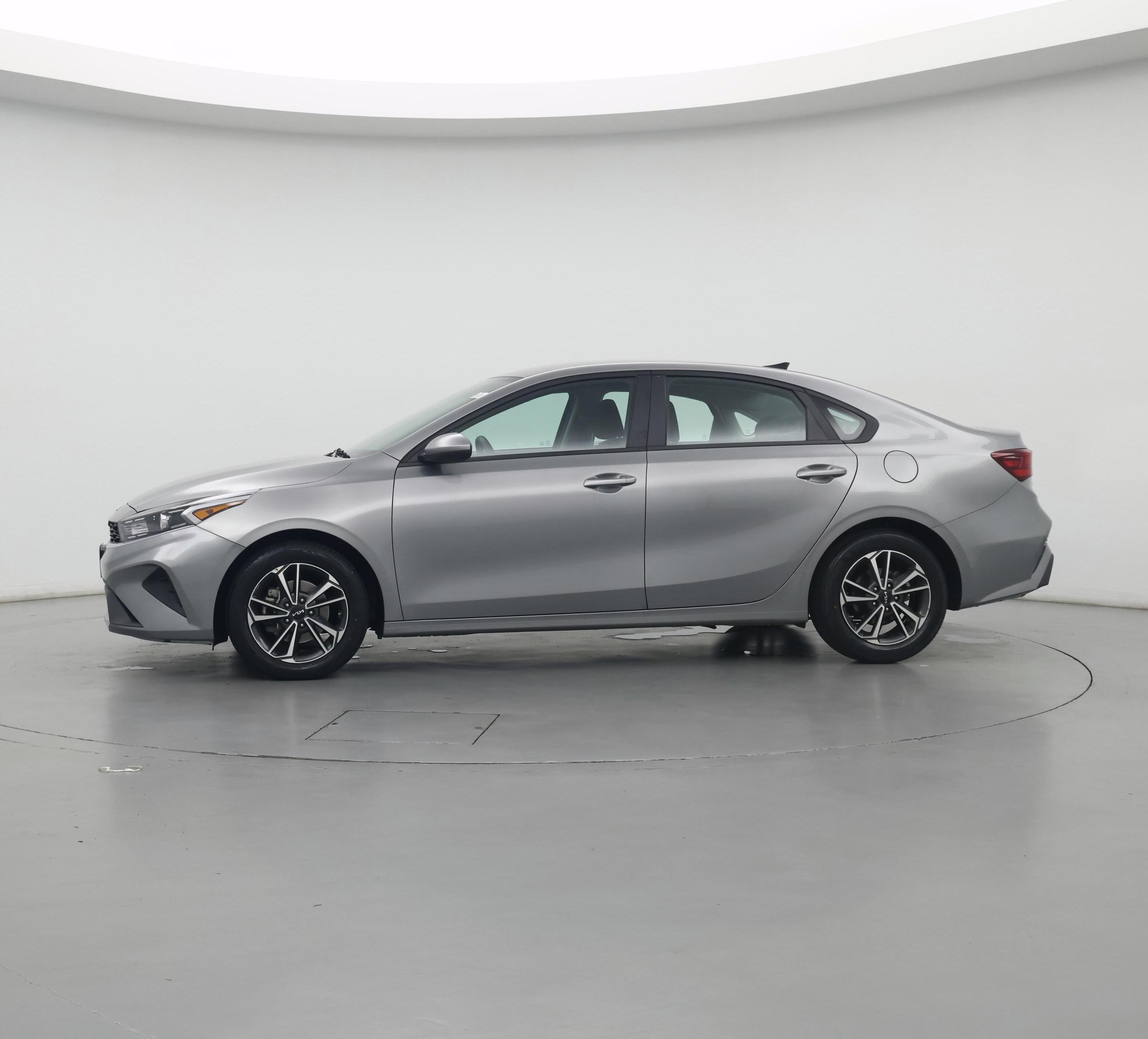 Thumbnail: 2022 Kia Forte - 2