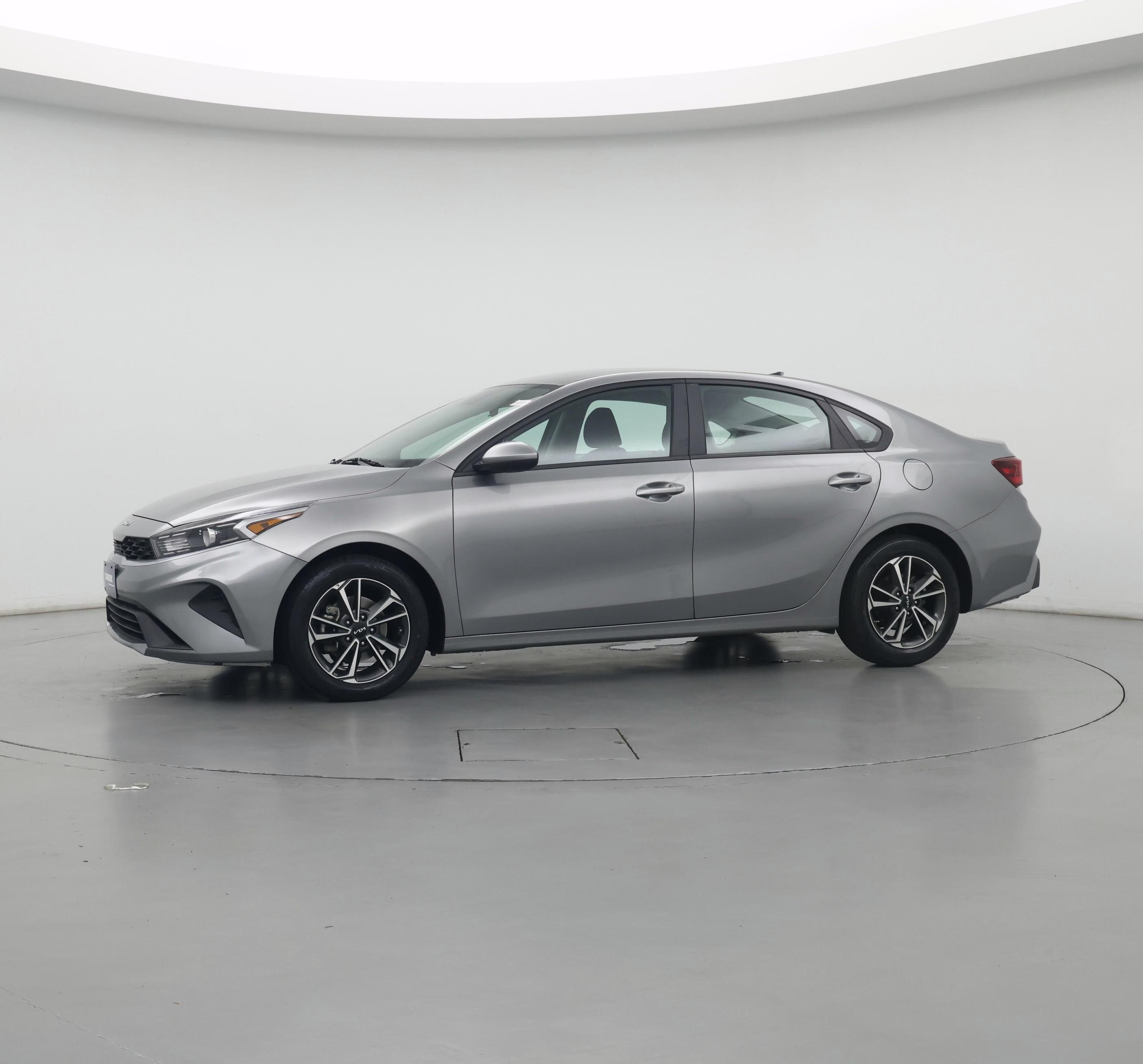 Thumbnail: 2022 Kia Forte - 3