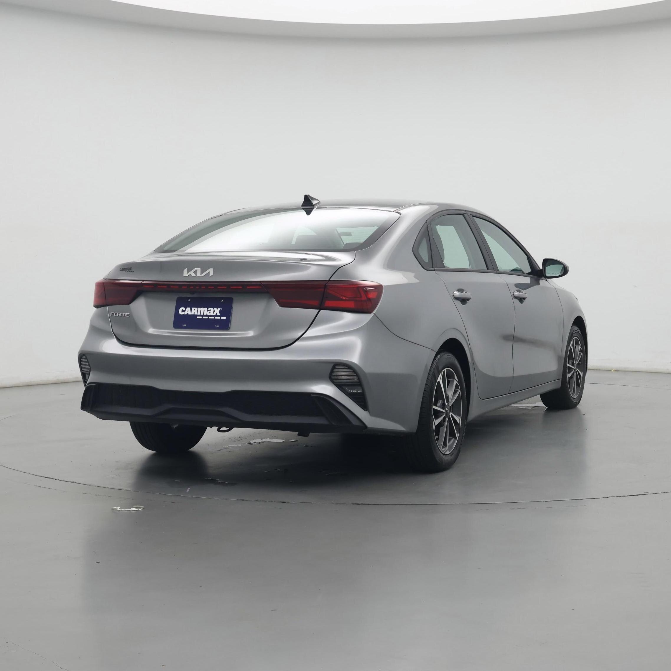 Thumbnail: 2022 Kia Forte - 8