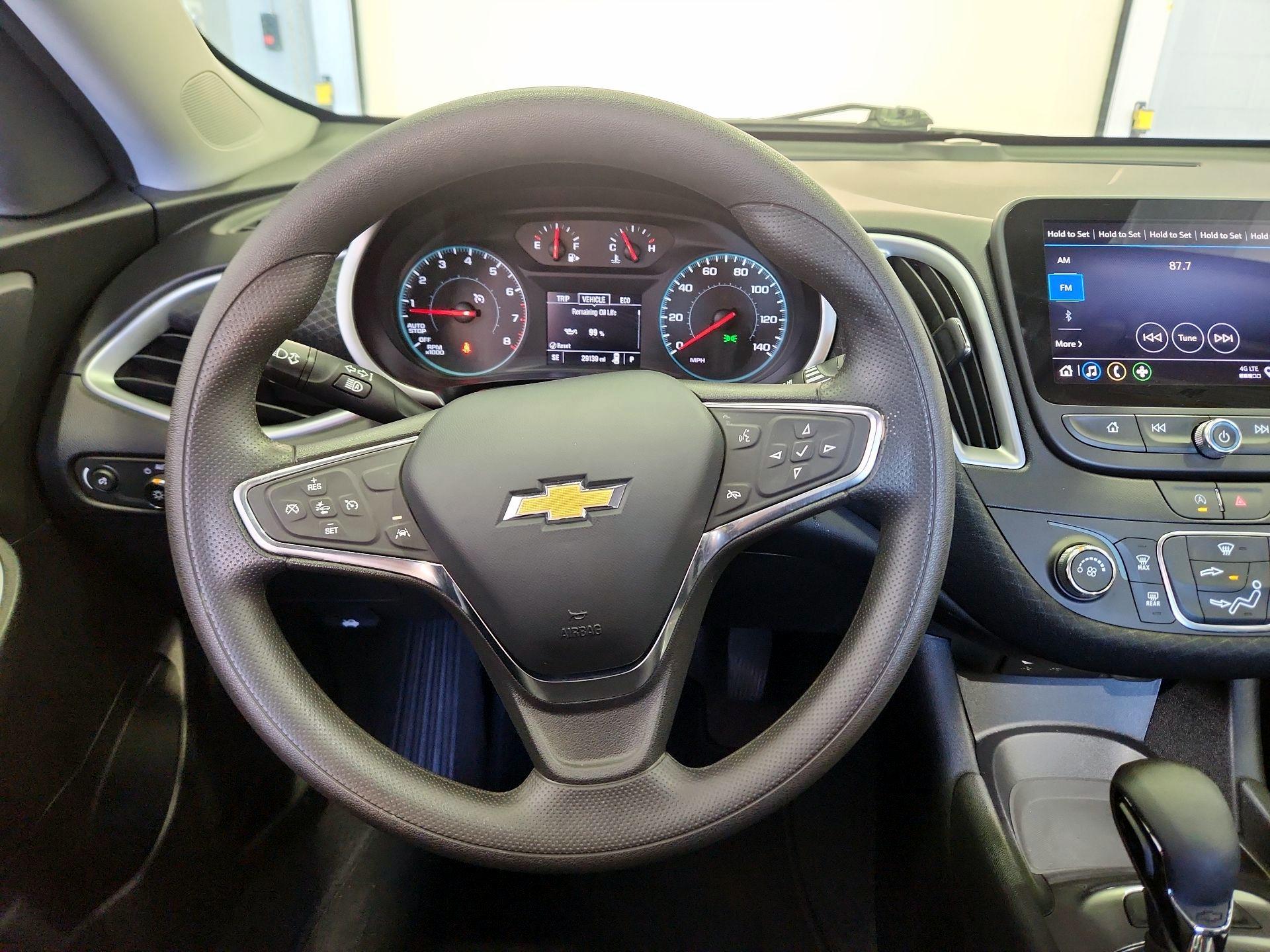 Thumbnail: 2023 Chevrolet Malibu - 10