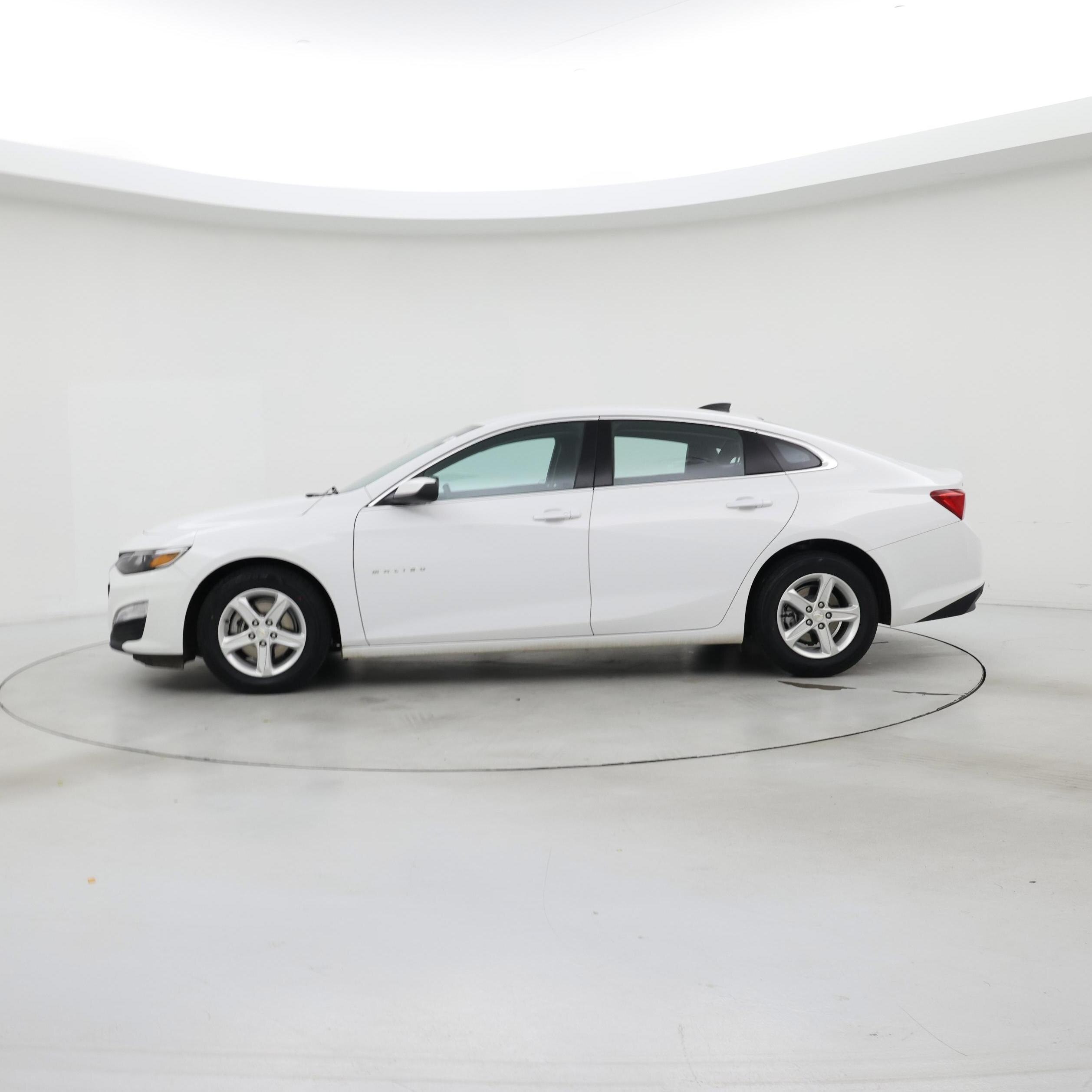 Thumbnail: 2023 Chevrolet Malibu - 3