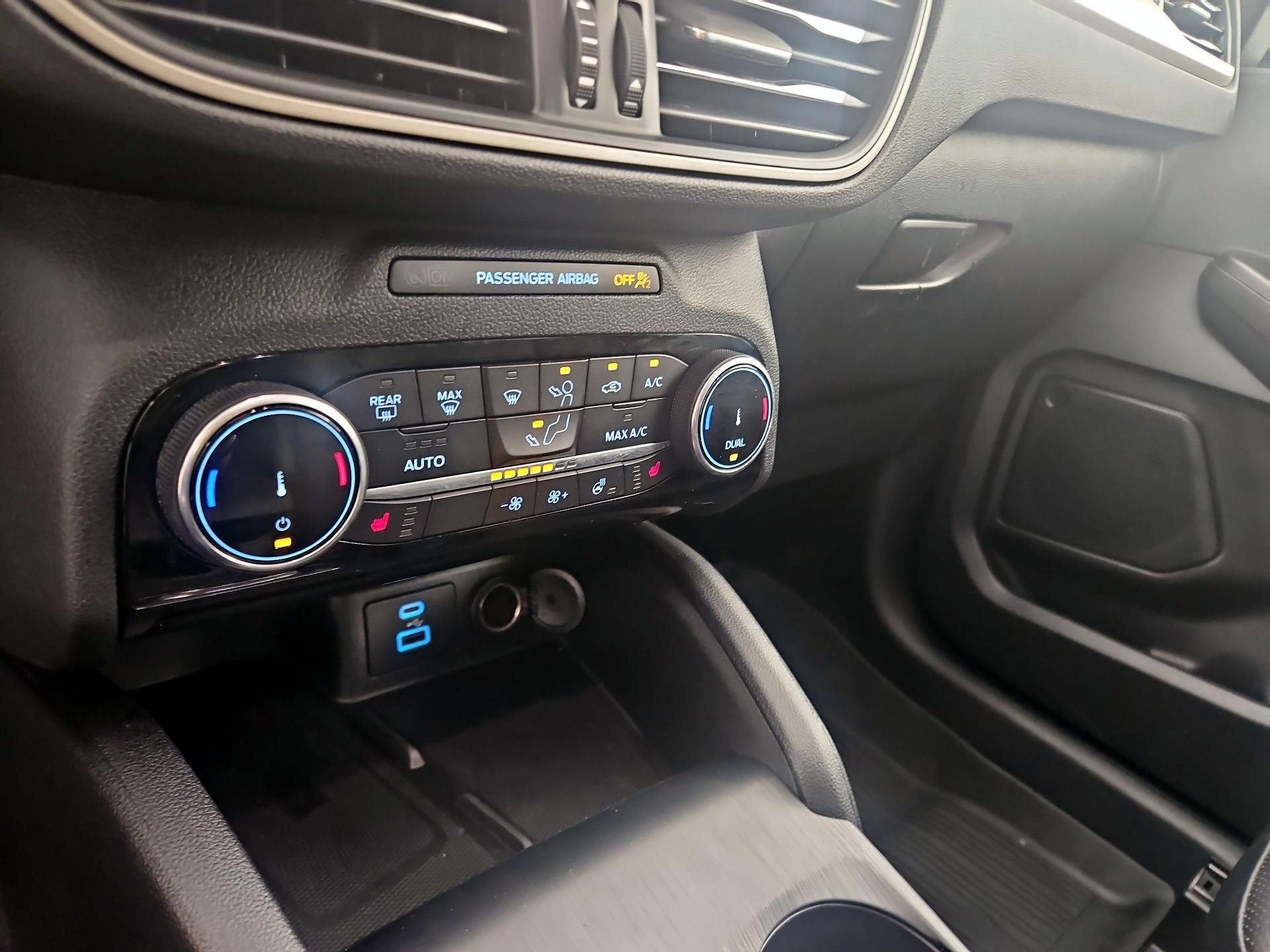 Thumbnail: 2022 Ford Escape - 16