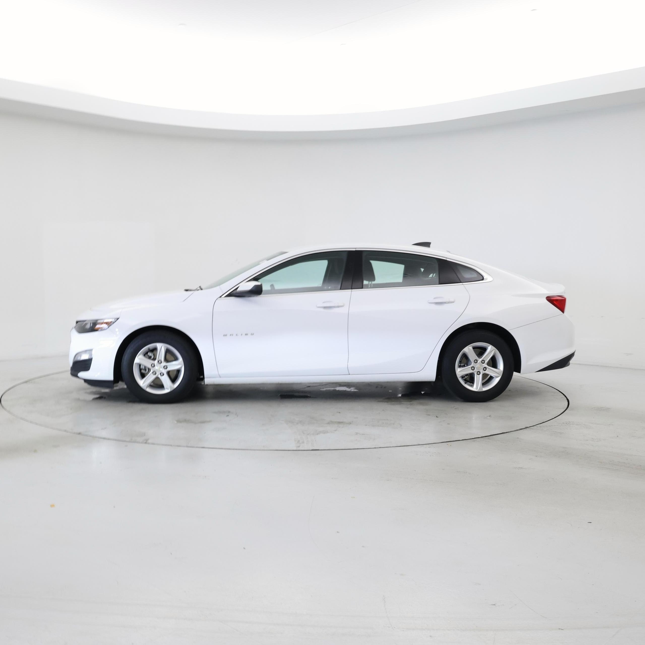 Thumbnail: 2023 Chevrolet Malibu - 3