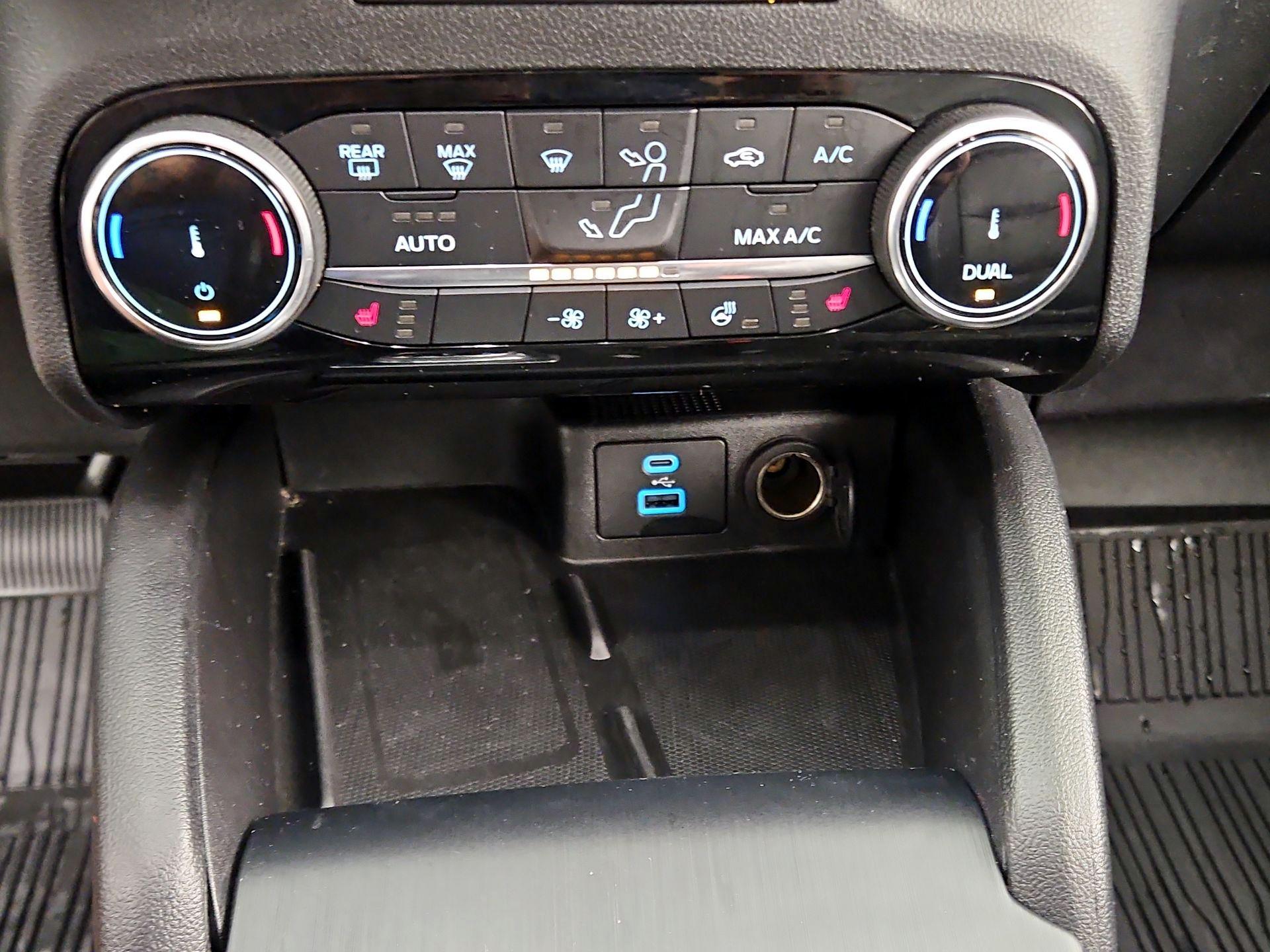 Thumbnail: 2022 Ford Escape - 17