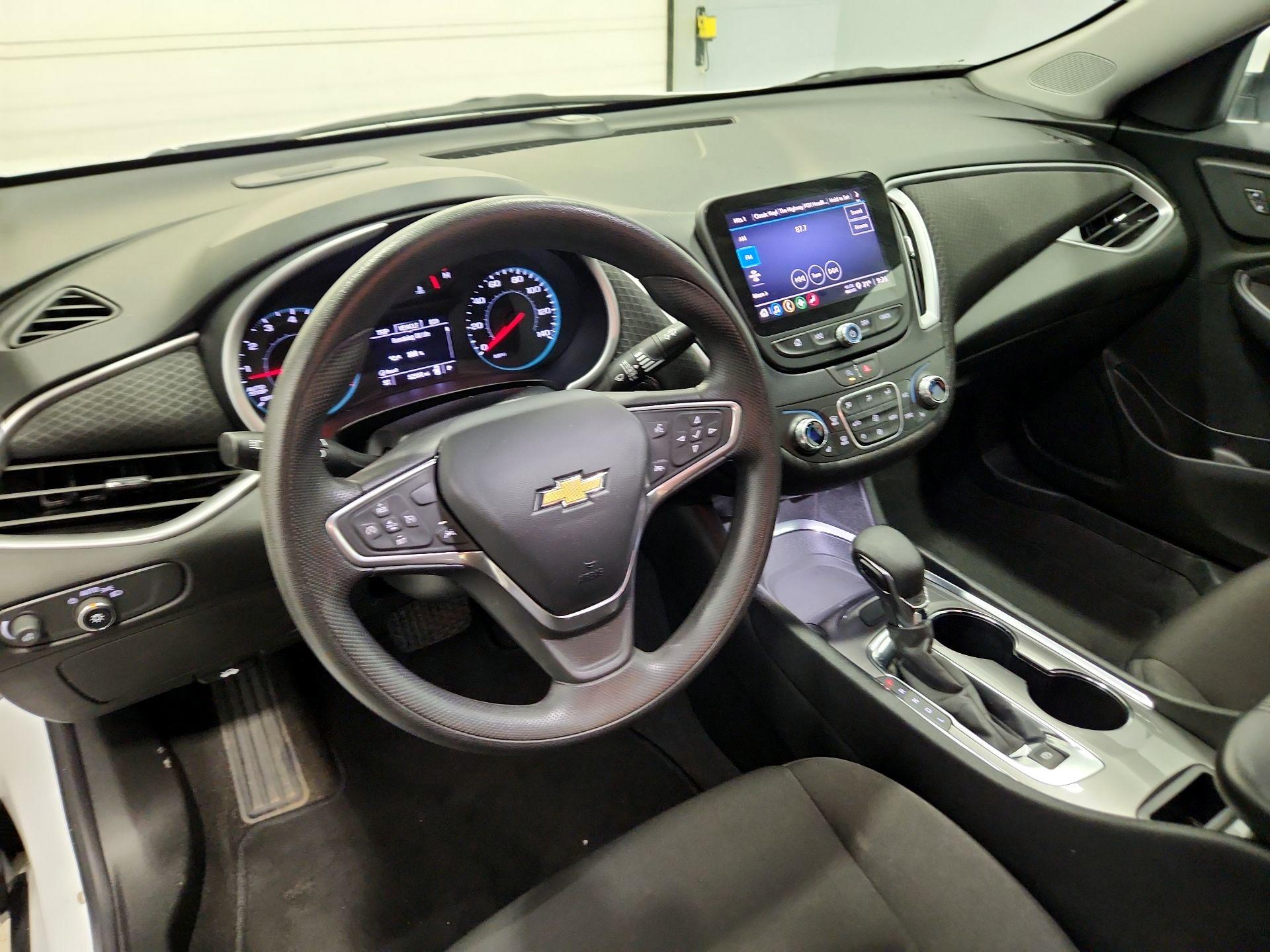 Thumbnail: 2023 Chevrolet Malibu - 9