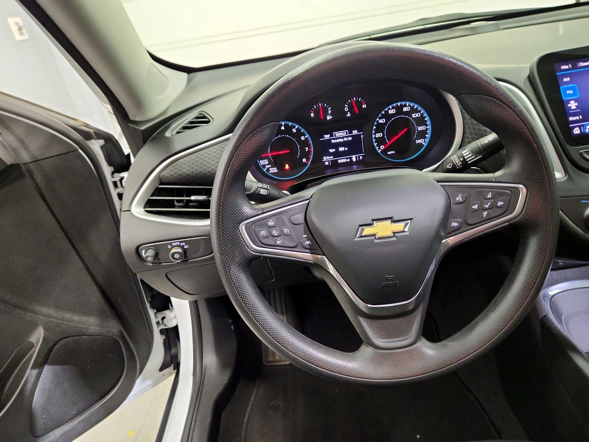 Thumbnail: 2023 Chevrolet Malibu - 10