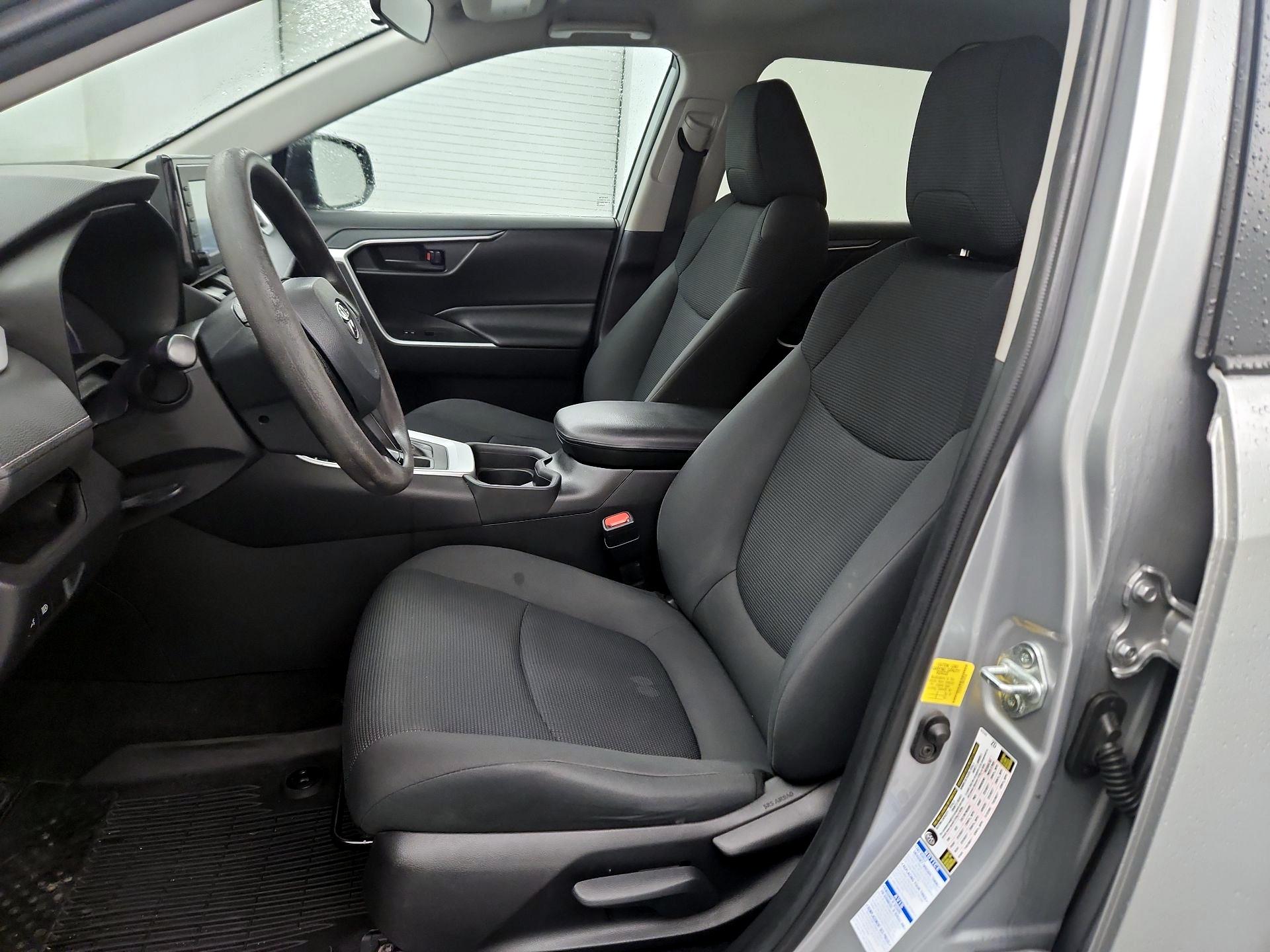 Thumbnail: 2021 Toyota RAV4 - 11