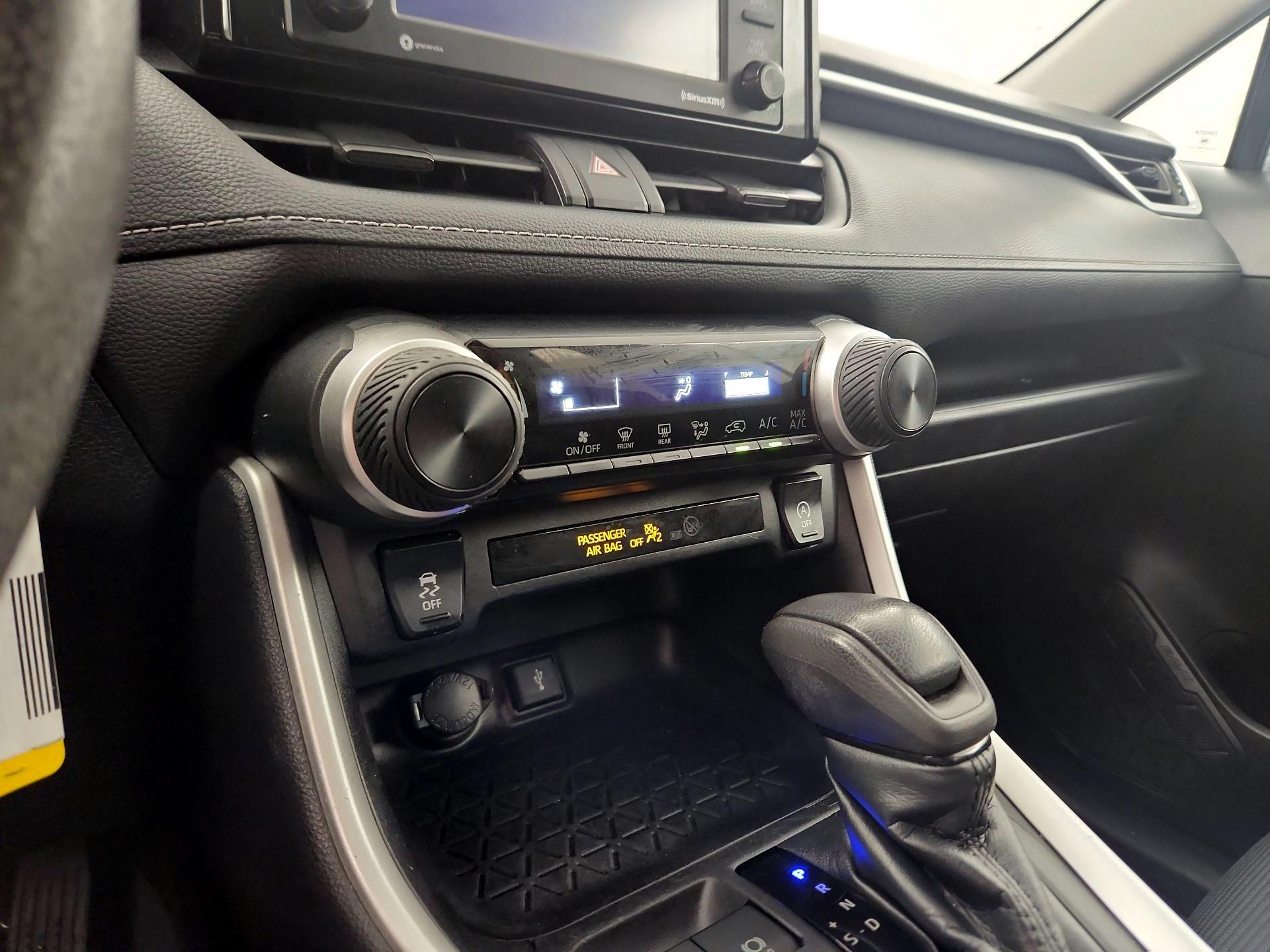 Thumbnail: 2021 Toyota RAV4 - 16