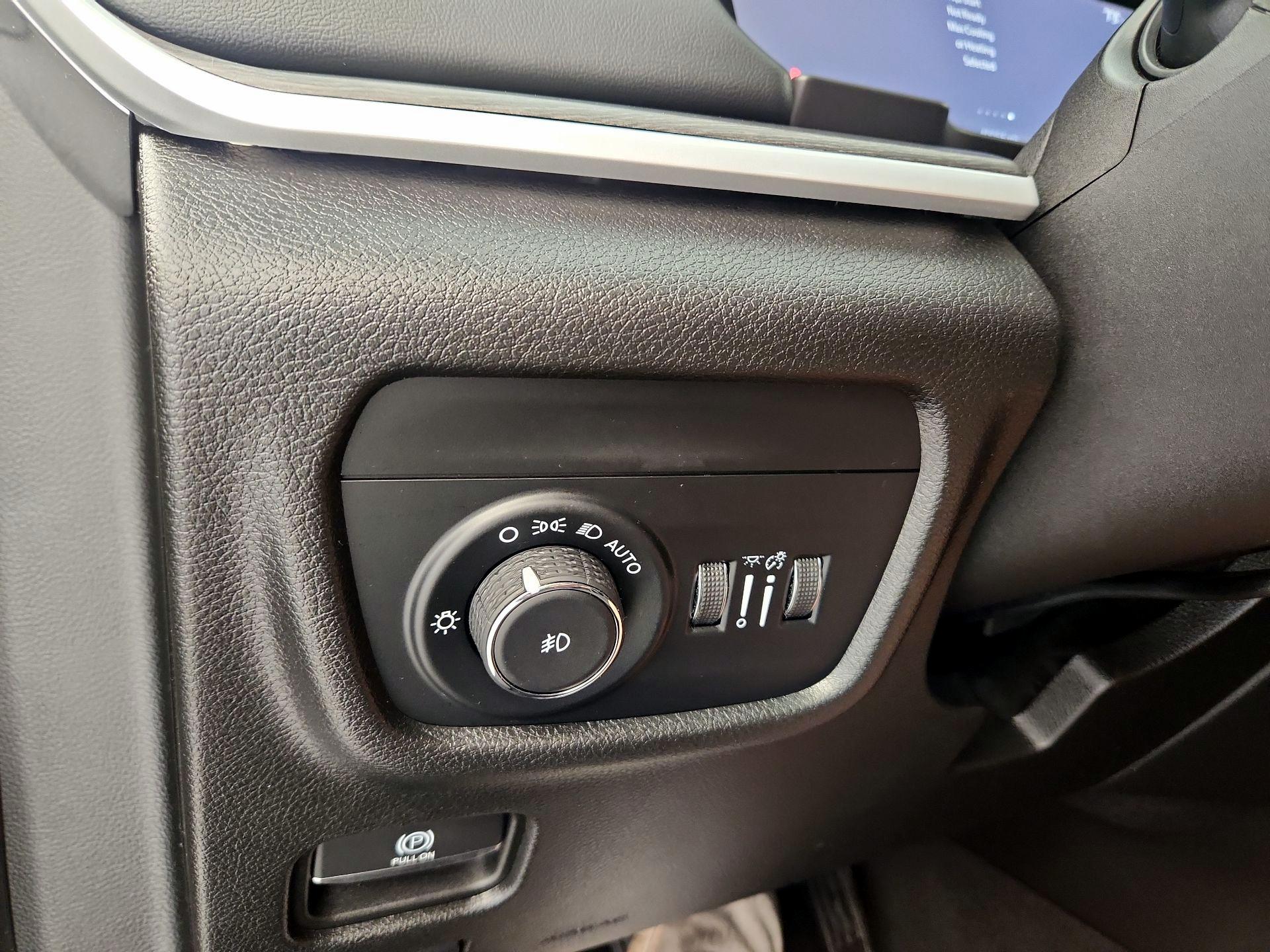 Thumbnail: 2022 Jeep Grand Cherokee - 13
