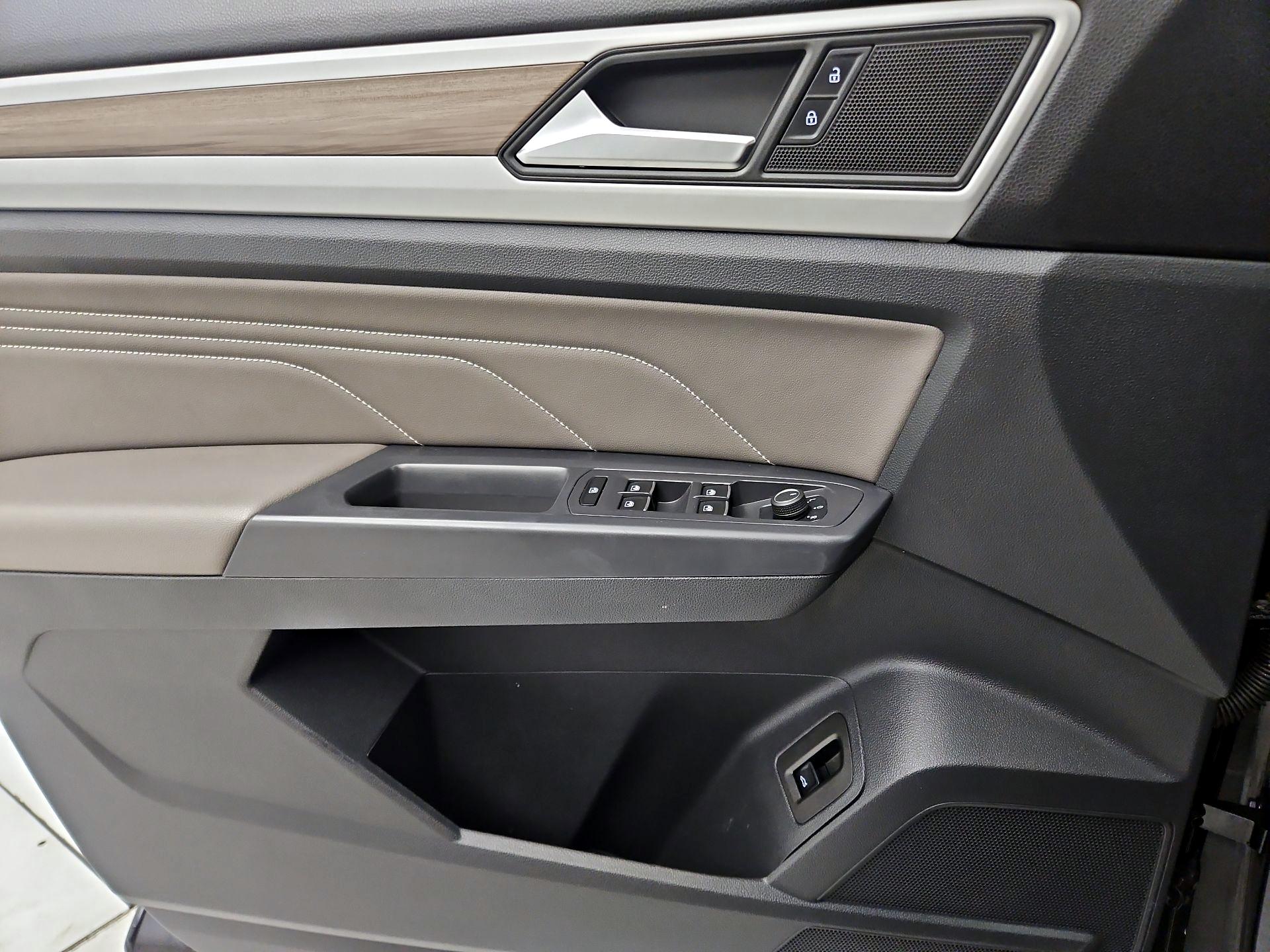 Thumbnail: 2021 Volkswagen Atlas - 12