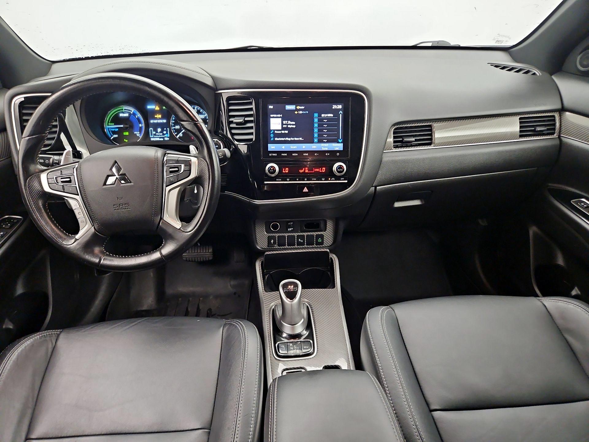 Thumbnail: 2021 Mitsubishi Outlander - 9