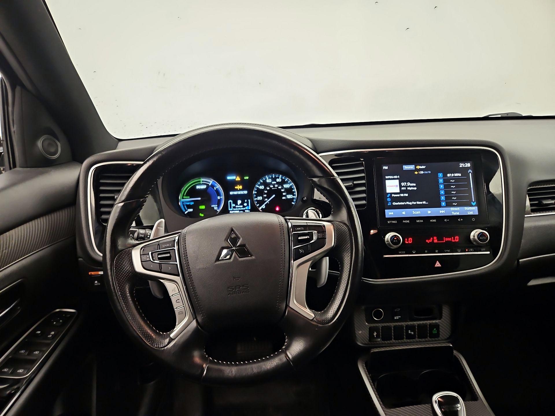 Thumbnail: 2021 Mitsubishi Outlander - 10