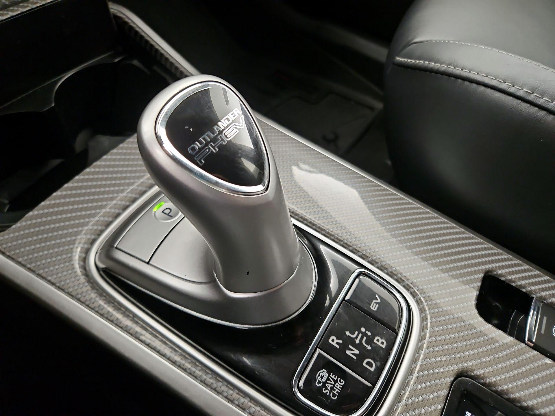 Thumbnail: 2021 Mitsubishi Outlander - 17
