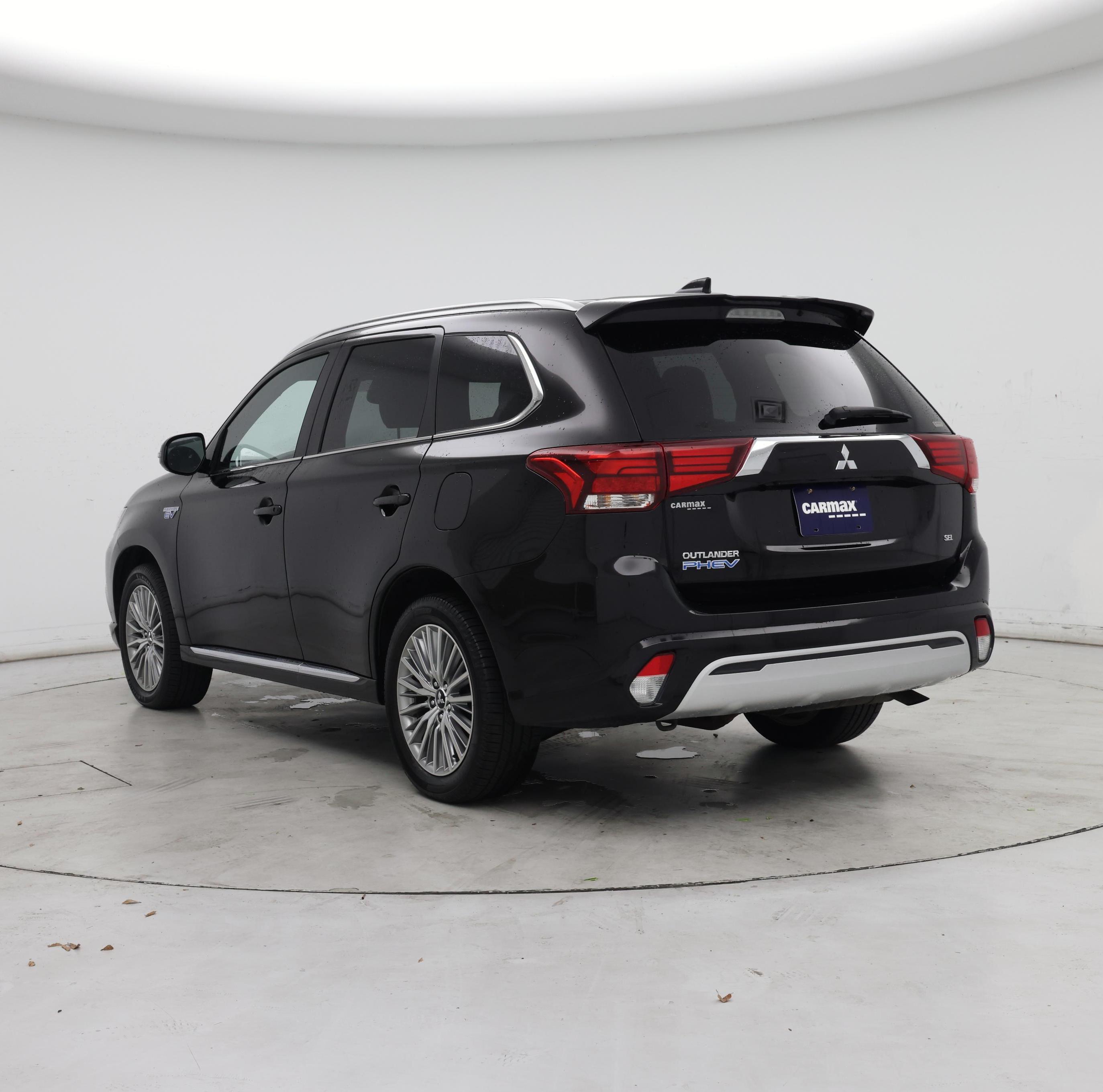 Thumbnail: 2021 Mitsubishi Outlander - 2