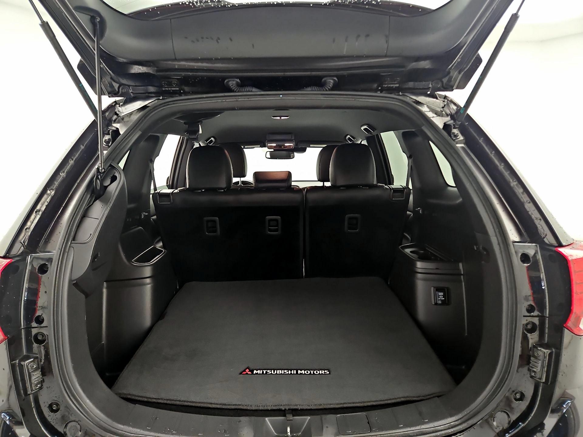 Thumbnail: 2021 Mitsubishi Outlander - 20