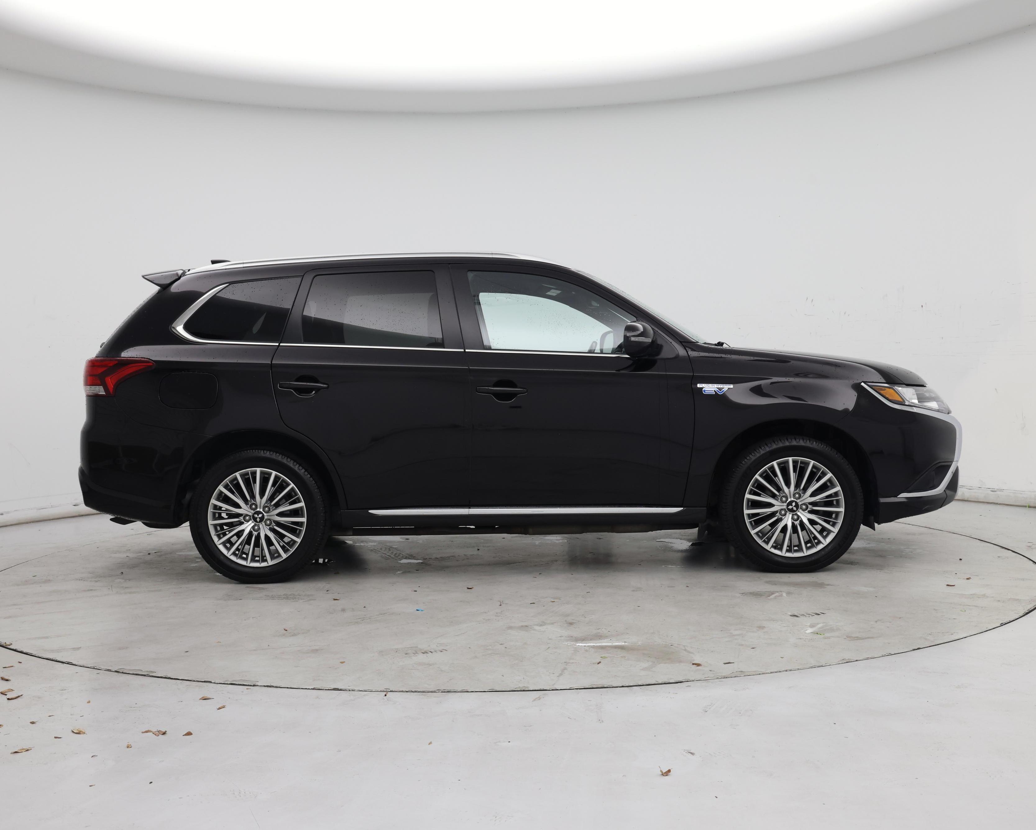 Thumbnail: 2021 Mitsubishi Outlander - 7