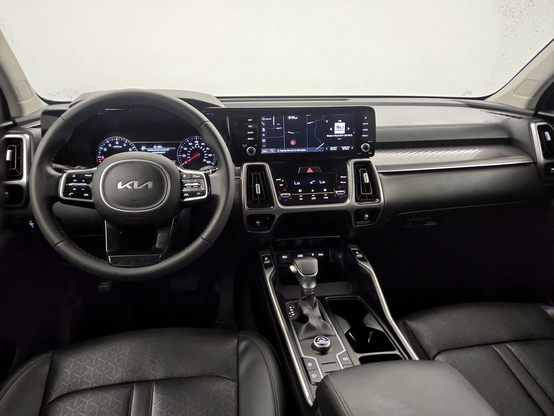 Thumbnail: 2023 Kia Sorento - 9
