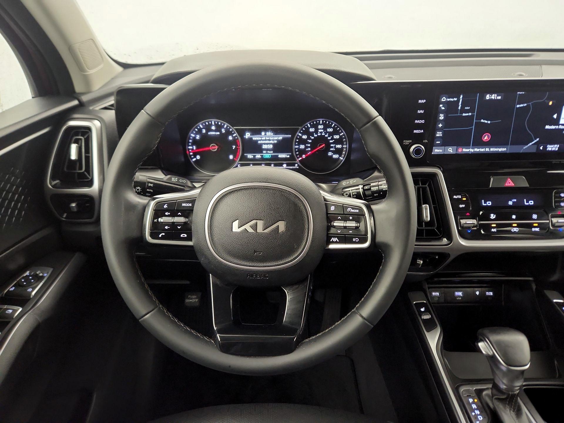 Thumbnail: 2023 Kia Sorento - 10