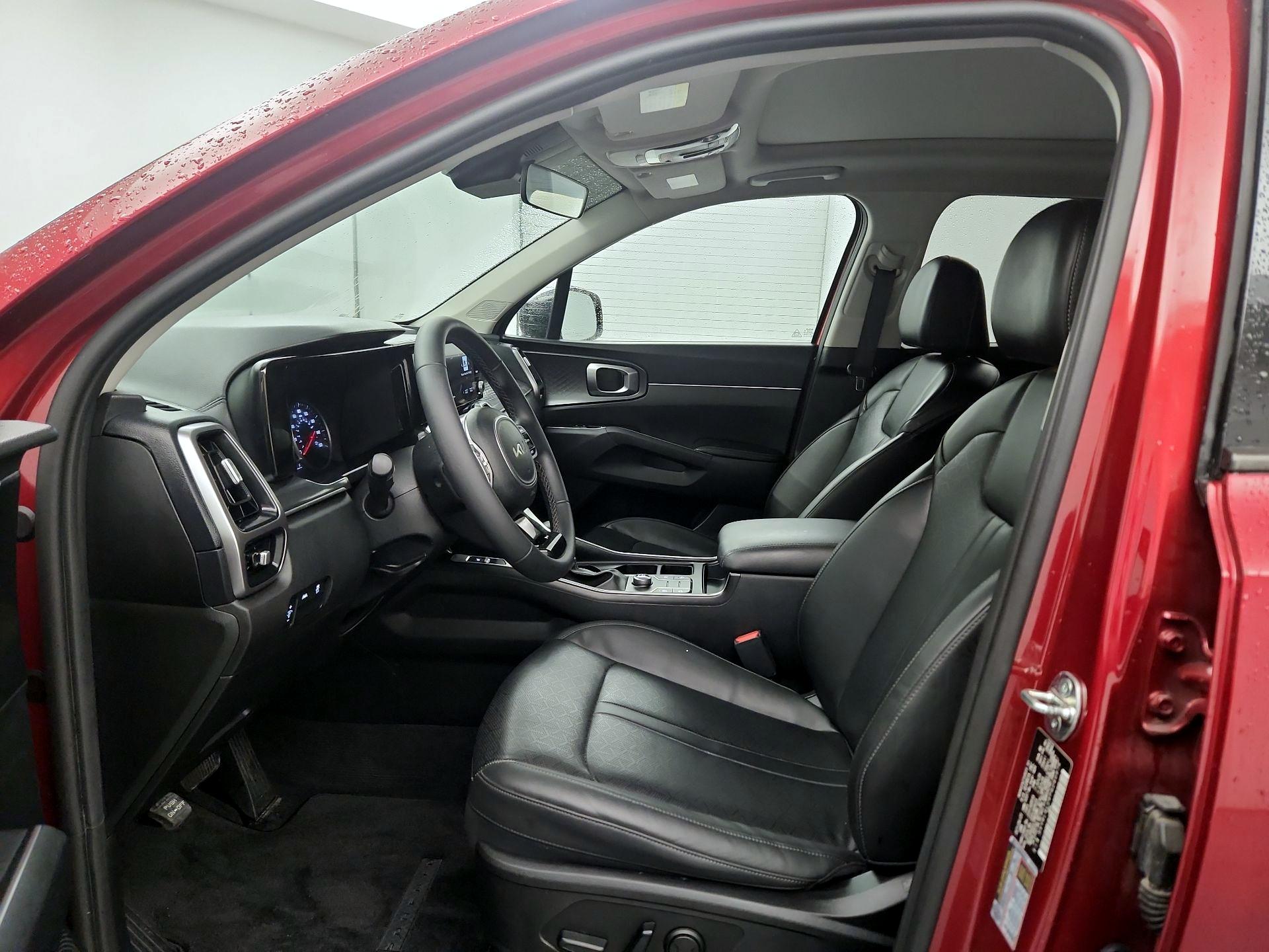 Thumbnail: 2023 Kia Sorento - 11
