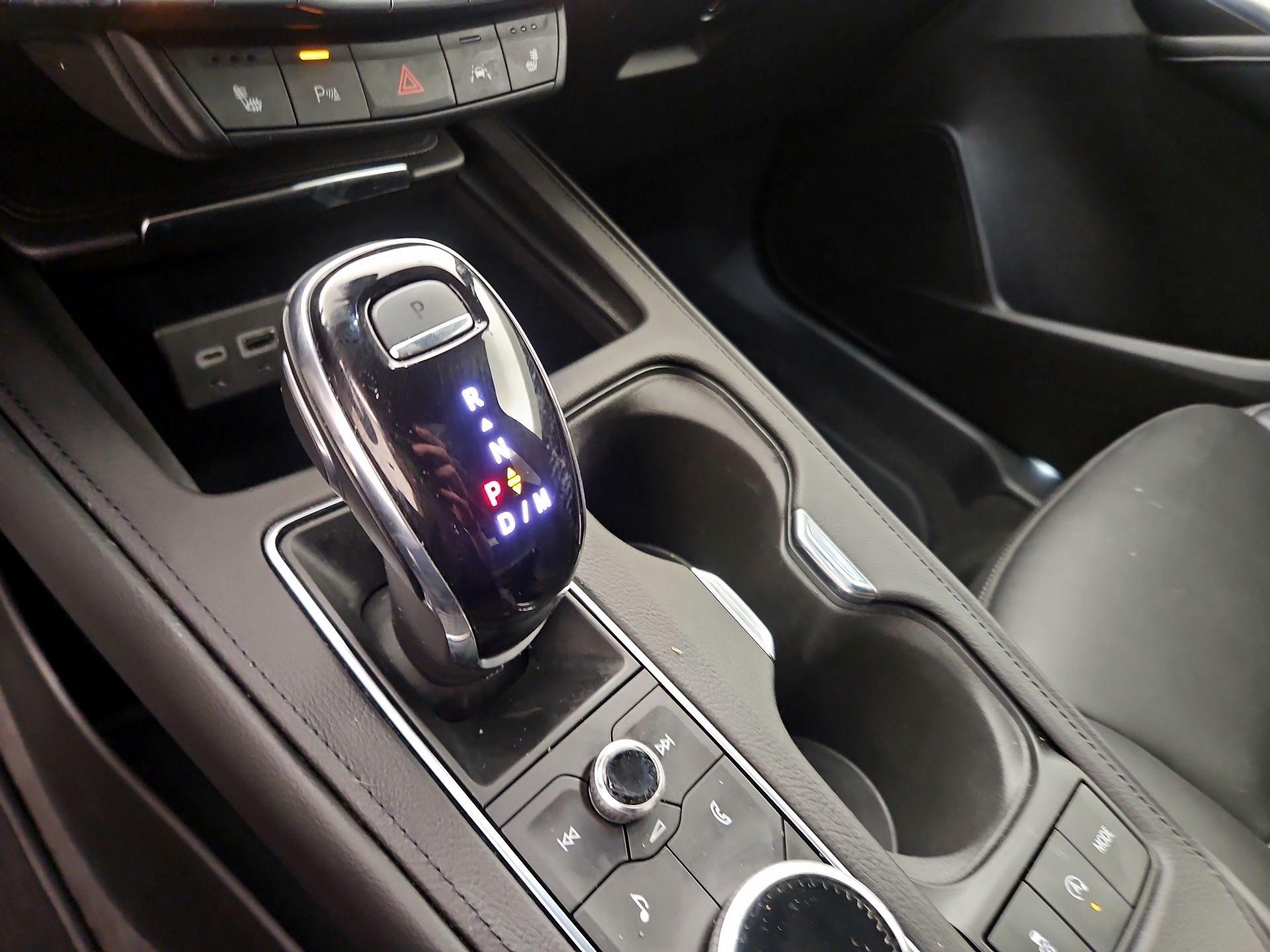 Thumbnail: 2023 Cadillac XT4 - 17