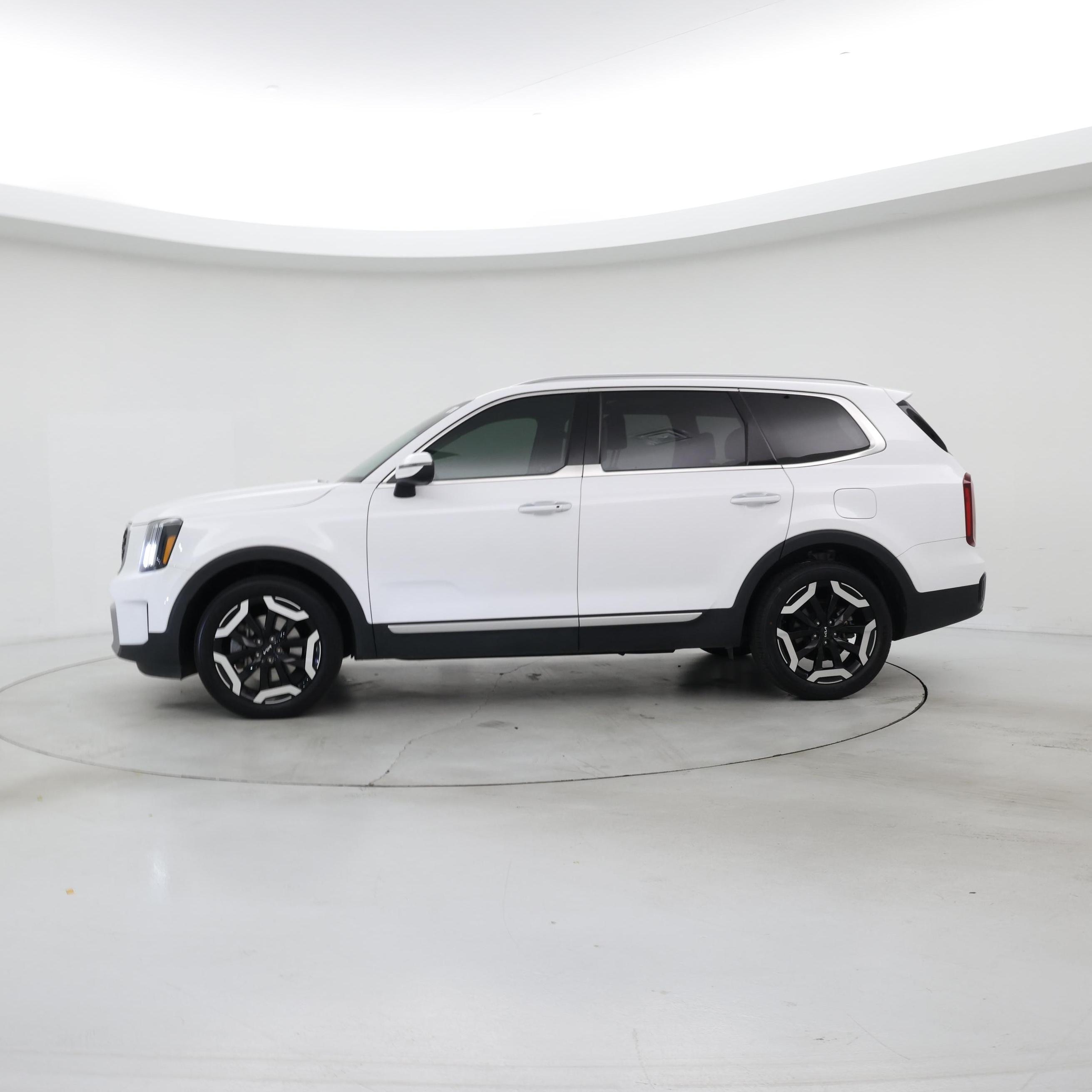 Thumbnail: 2023 Kia Telluride - 3