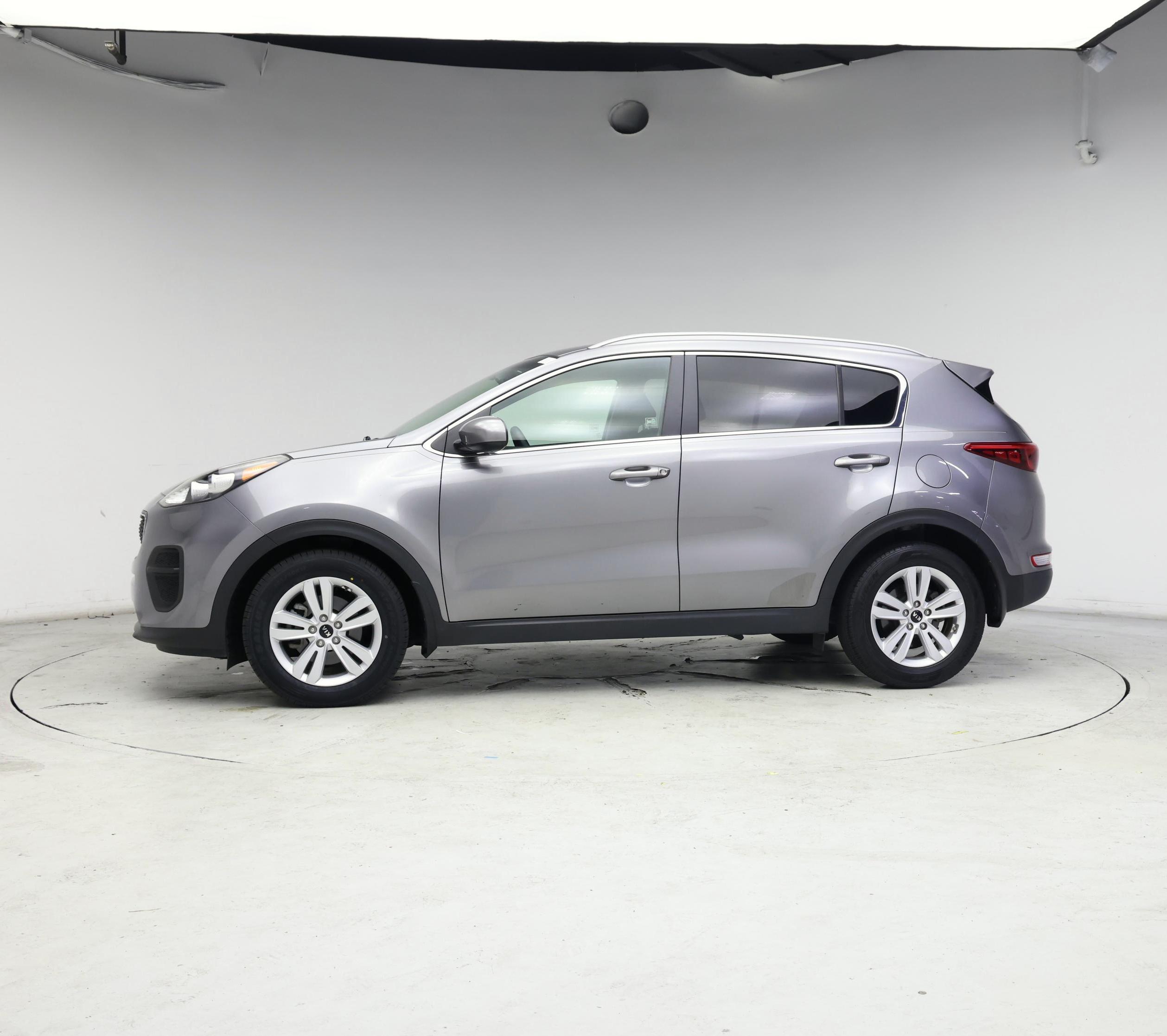 Thumbnail: 2017 Kia Sportage - 3