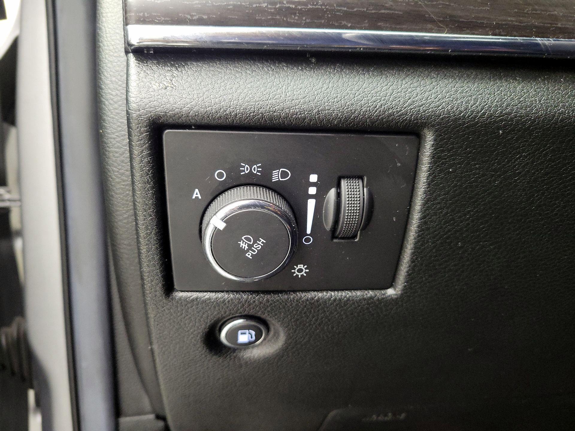 Thumbnail: 2014 Jeep Grand Cherokee - 13