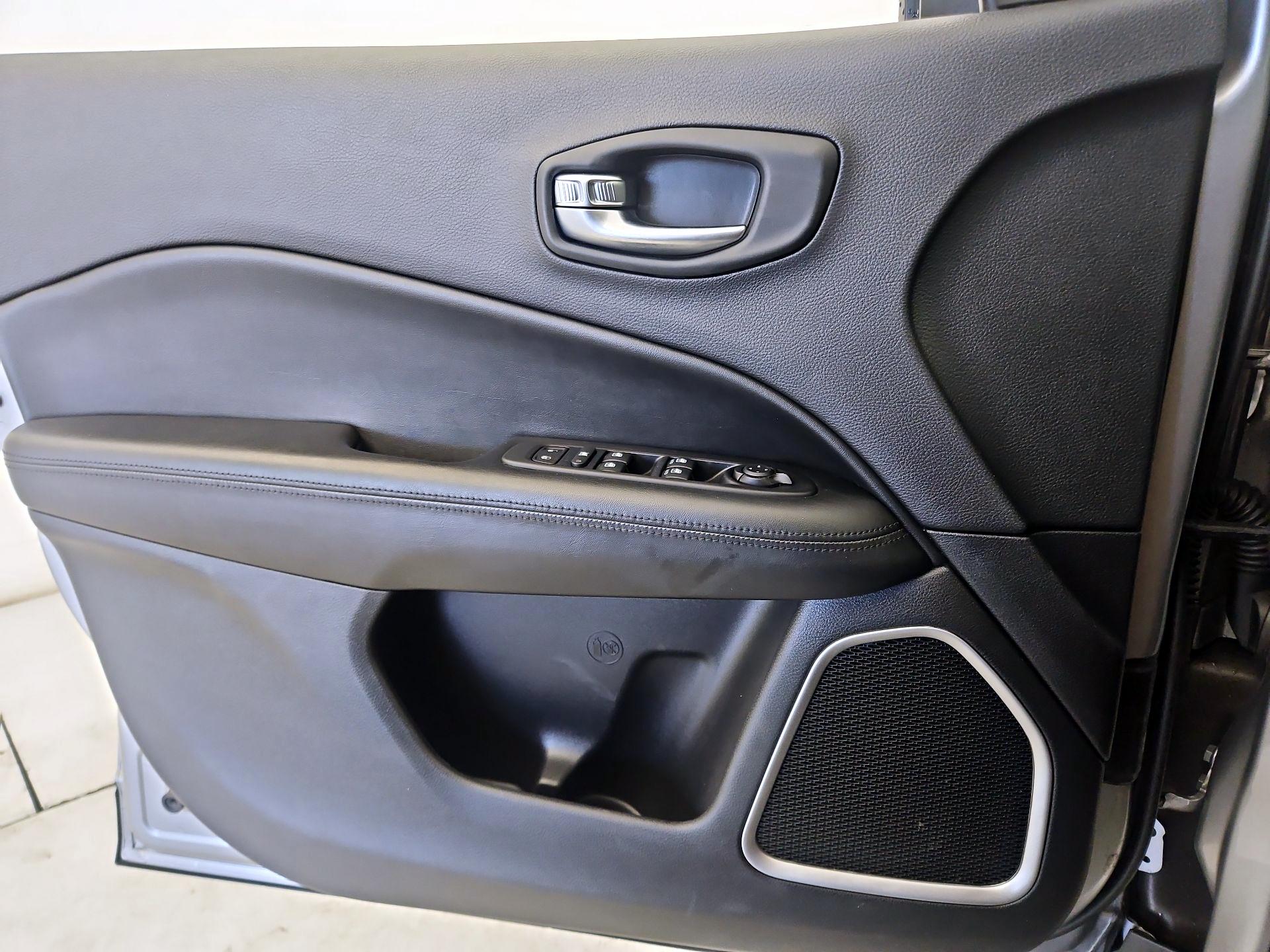 Thumbnail: 2020 Jeep Compass - 12