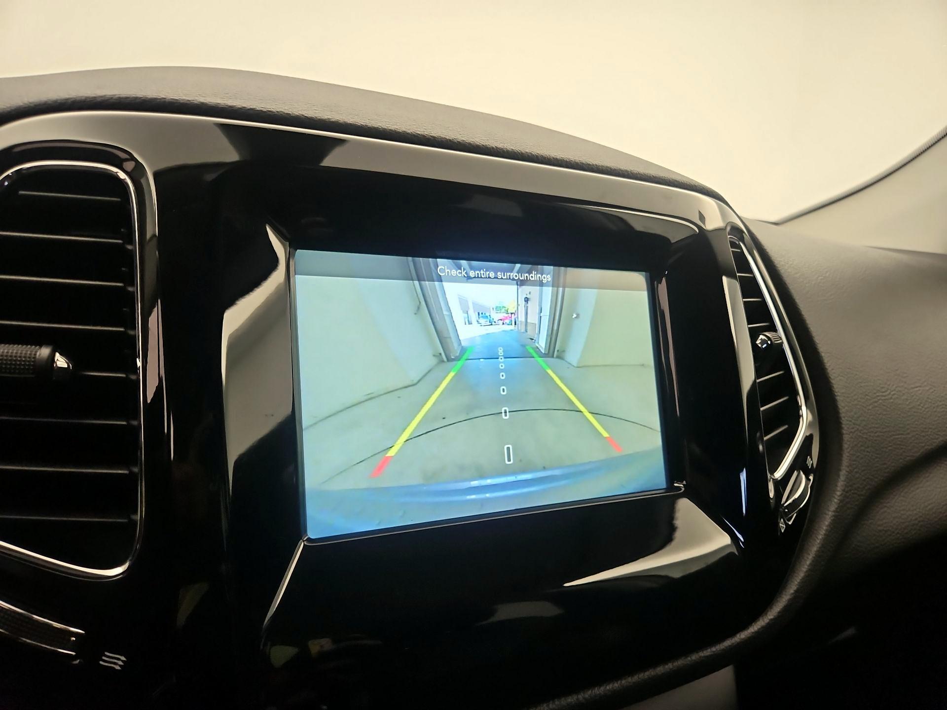 Thumbnail: 2020 Jeep Compass - 14