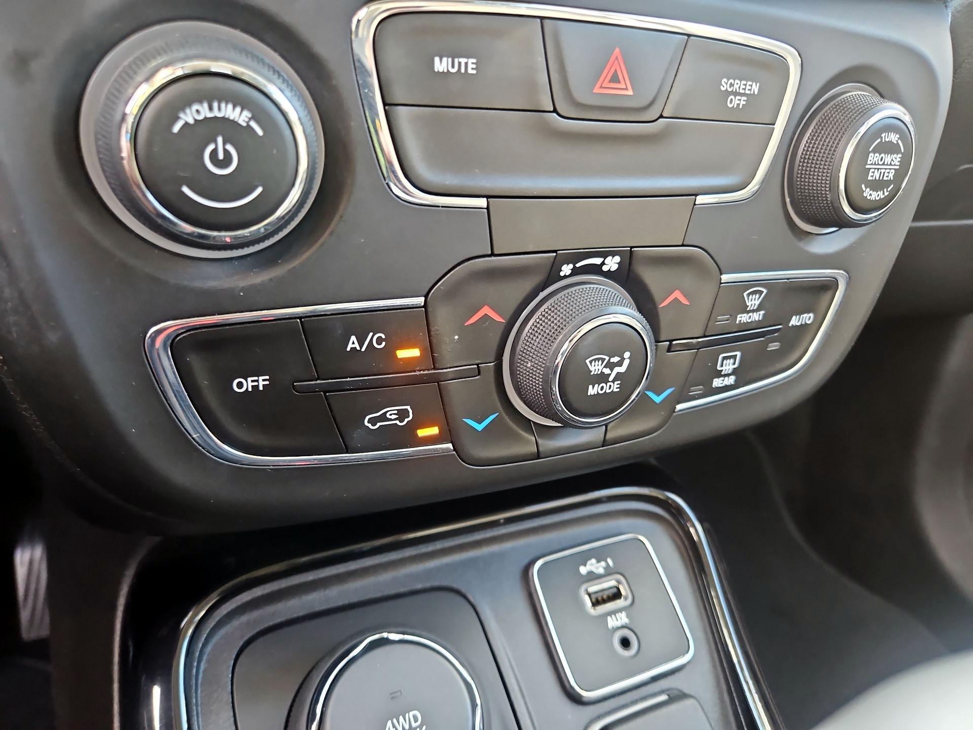 Thumbnail: 2020 Jeep Compass - 16